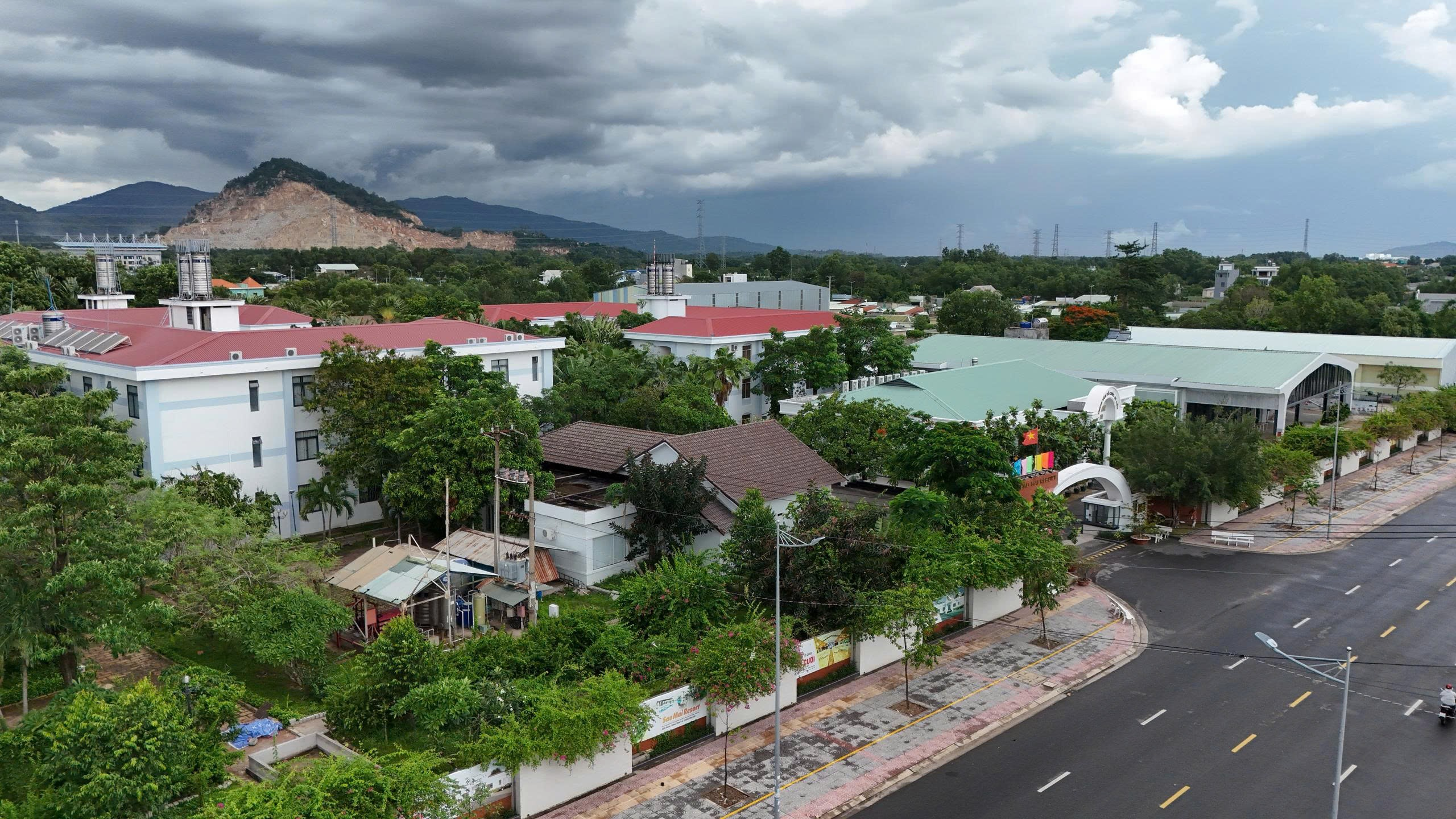 Fredlig hamn för globala affärsmän - Foto 1. Cập cảng yên bình của doanh nhân toàn cầu- Ảnh 1.