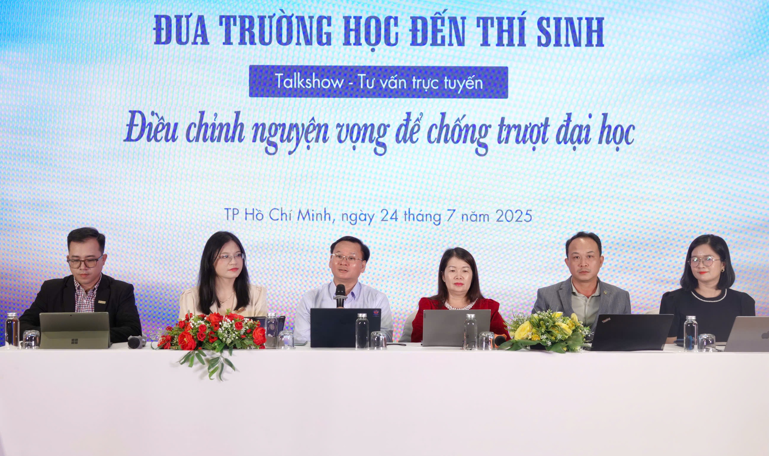 Tư vấn trực tuyến: Đừng chần chừ đăng ký, điều chỉnh nguyện vọng ĐH - Ảnh 11.
