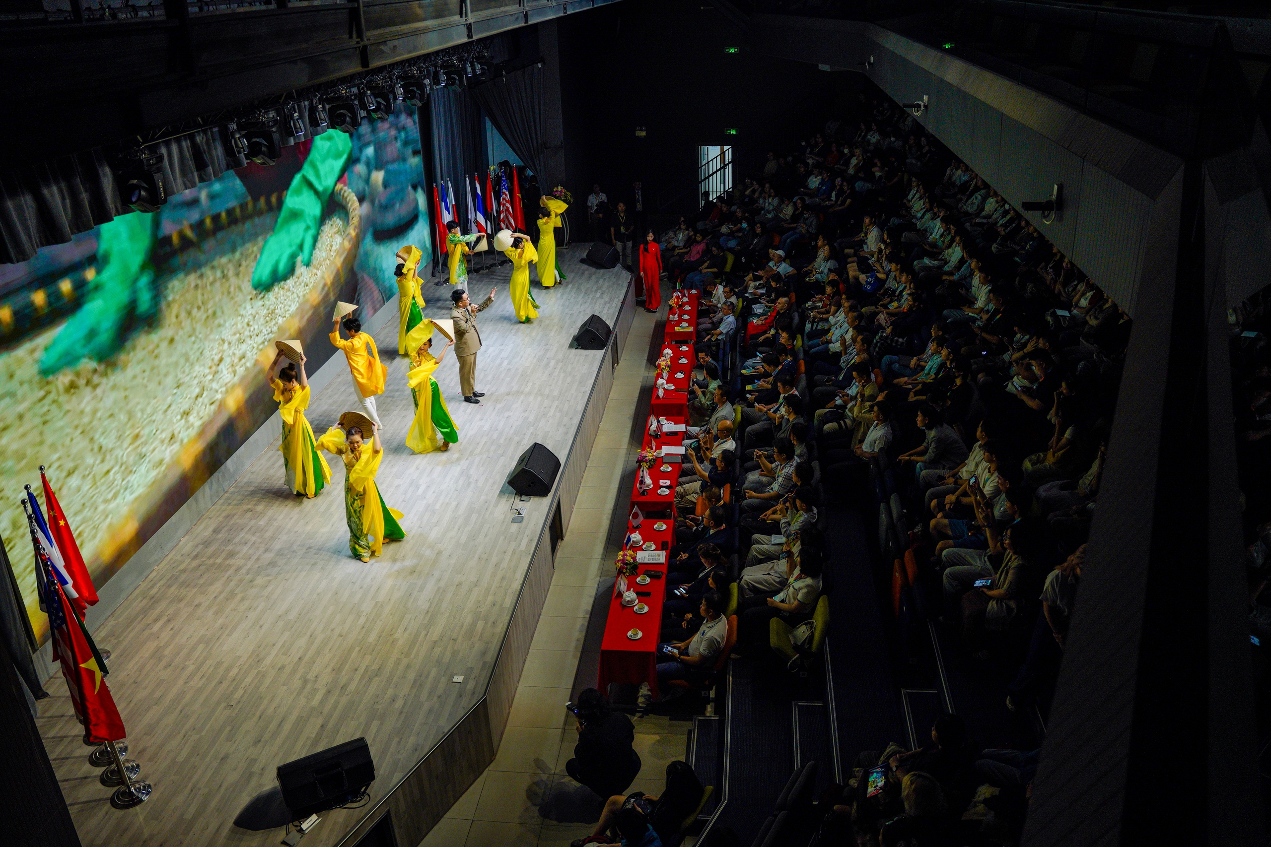 សាកលវិទ្យាល័យចំនួន ៣៧ នៃ ៨ ប្រទេសចូលរួមមហោស្រពភាពយន្តនិស្សិតអន្តរជាតិនៅវៀតណាម - រូបថត ២. 37 trường ĐH ở 8 quốc gia tham dự Liên hoan phim Sinh viên Quốc tế tại Việt Nam- Ảnh 2.