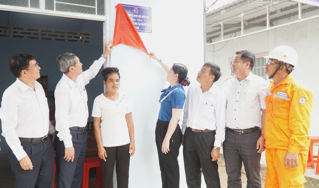 EVNSPC hoàn thành chương trình hỗ trợ xóa nhà tạm, nhà dột nát tại các tỉnh phía Nam- Ảnh 3.