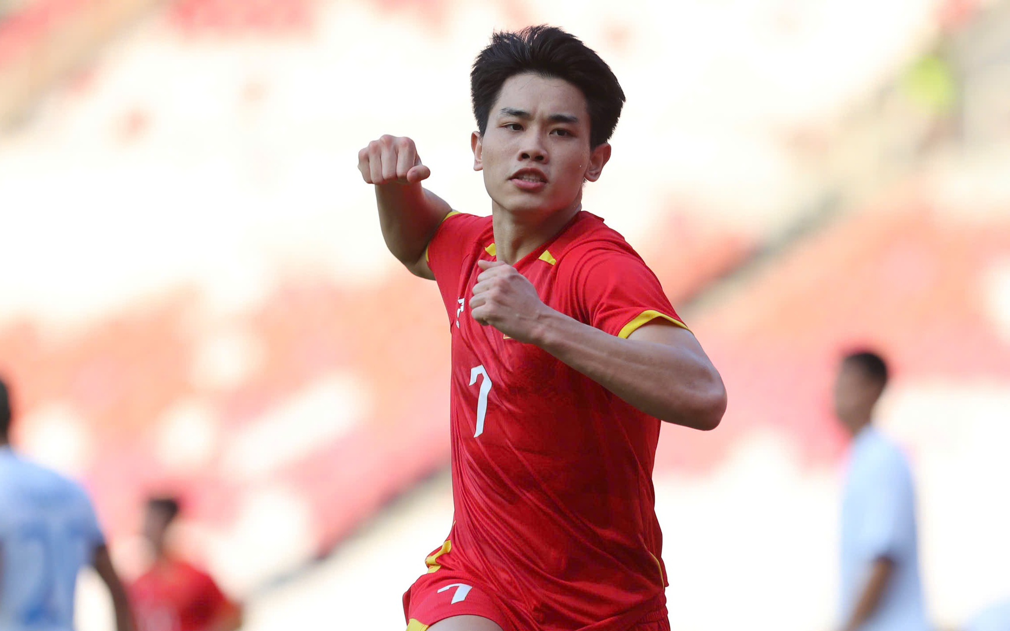 Hy hữu, trọng tài rút nhầm thẻ đỏ ở trận U23 Việt Nam- Ảnh 4.