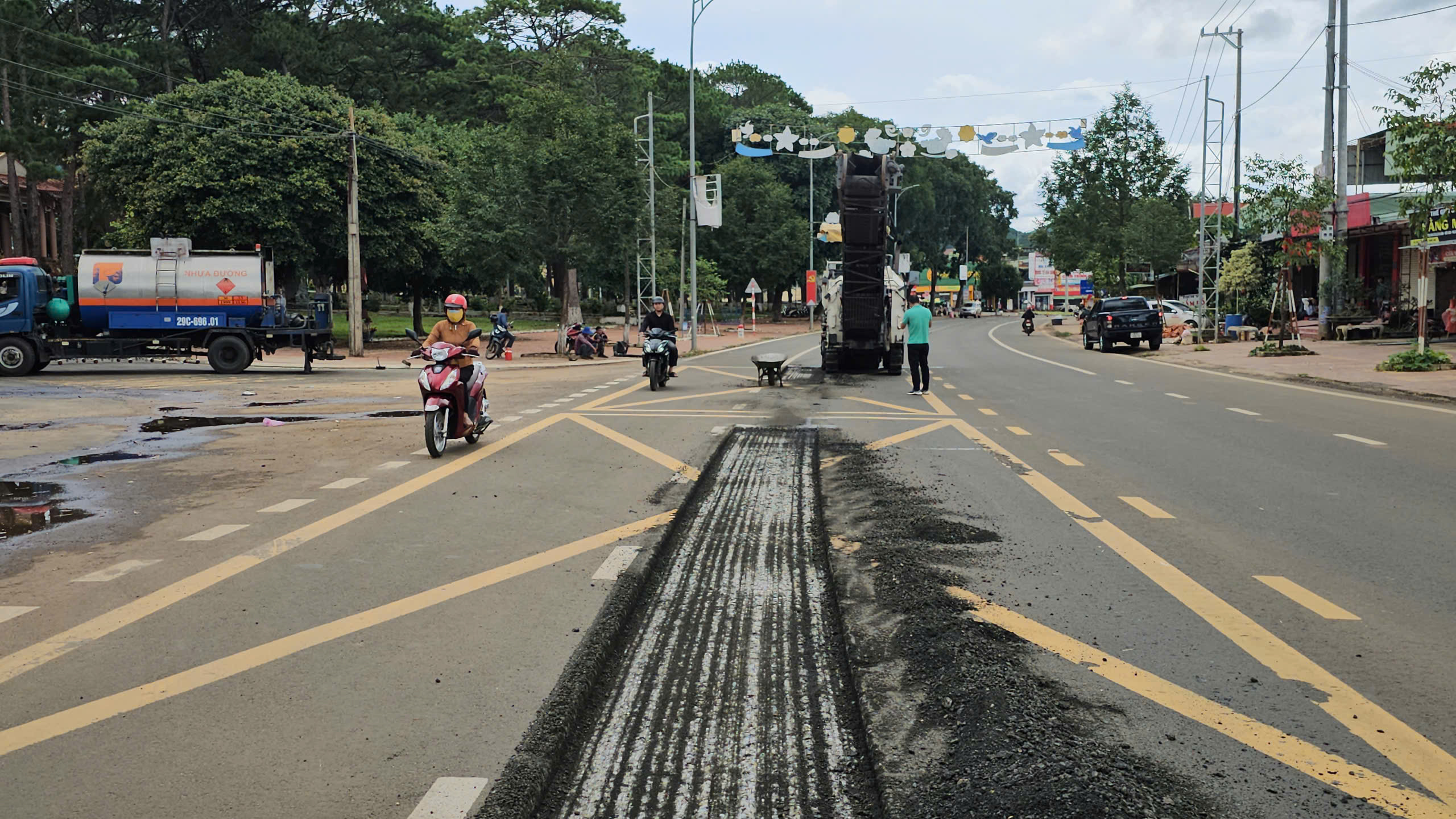 Quốc lộ 19 vừa làm đã nát bét, địa phương cương quyết không nhận bàn giao- Ảnh 3. Quốc lộ 19 vừa làm đã nát bét, địa phương cương quyết không nhận bàn giao- Ảnh 3.