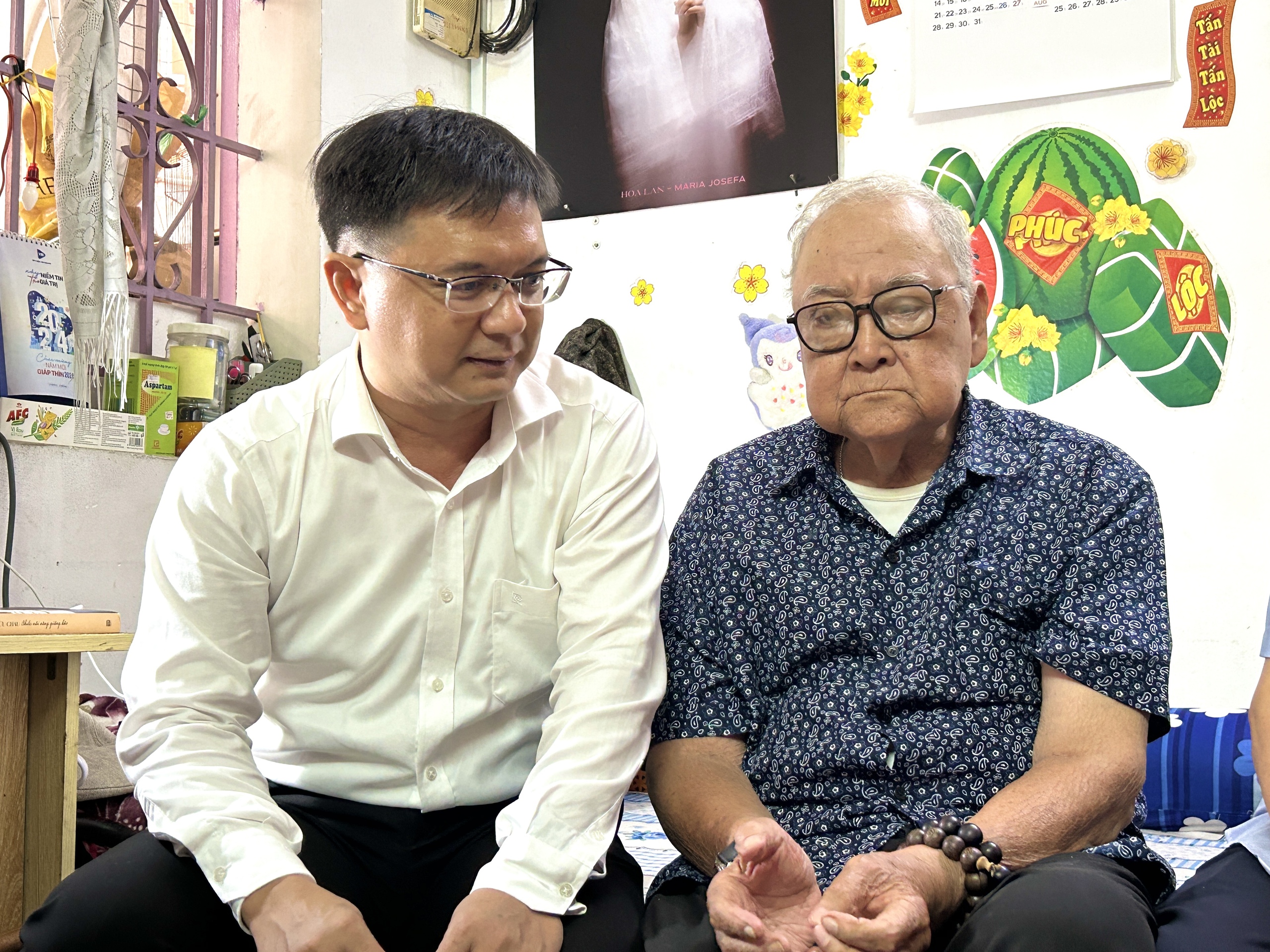 Besuchen Sie drei herausragende Künstler und zollen Sie ihnen Tribut – Foto 1. Thăm và tri ân 3 văn nghệ sĩ tiêu biểu- Ảnh 1.