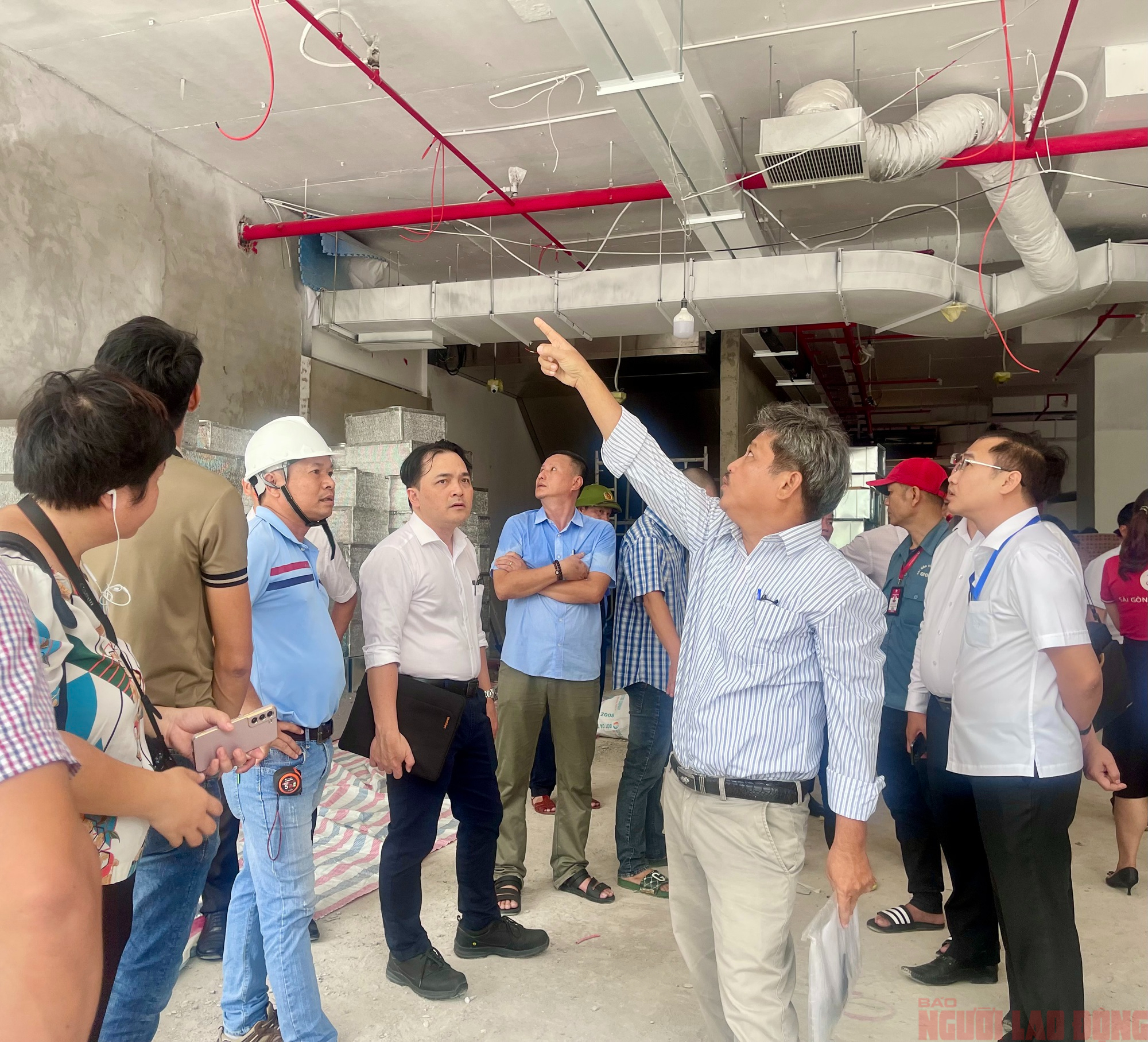 Cận cảnh các vết nứt lớn tại chung cư 34 tầng ở TP HCM- Ảnh 5.