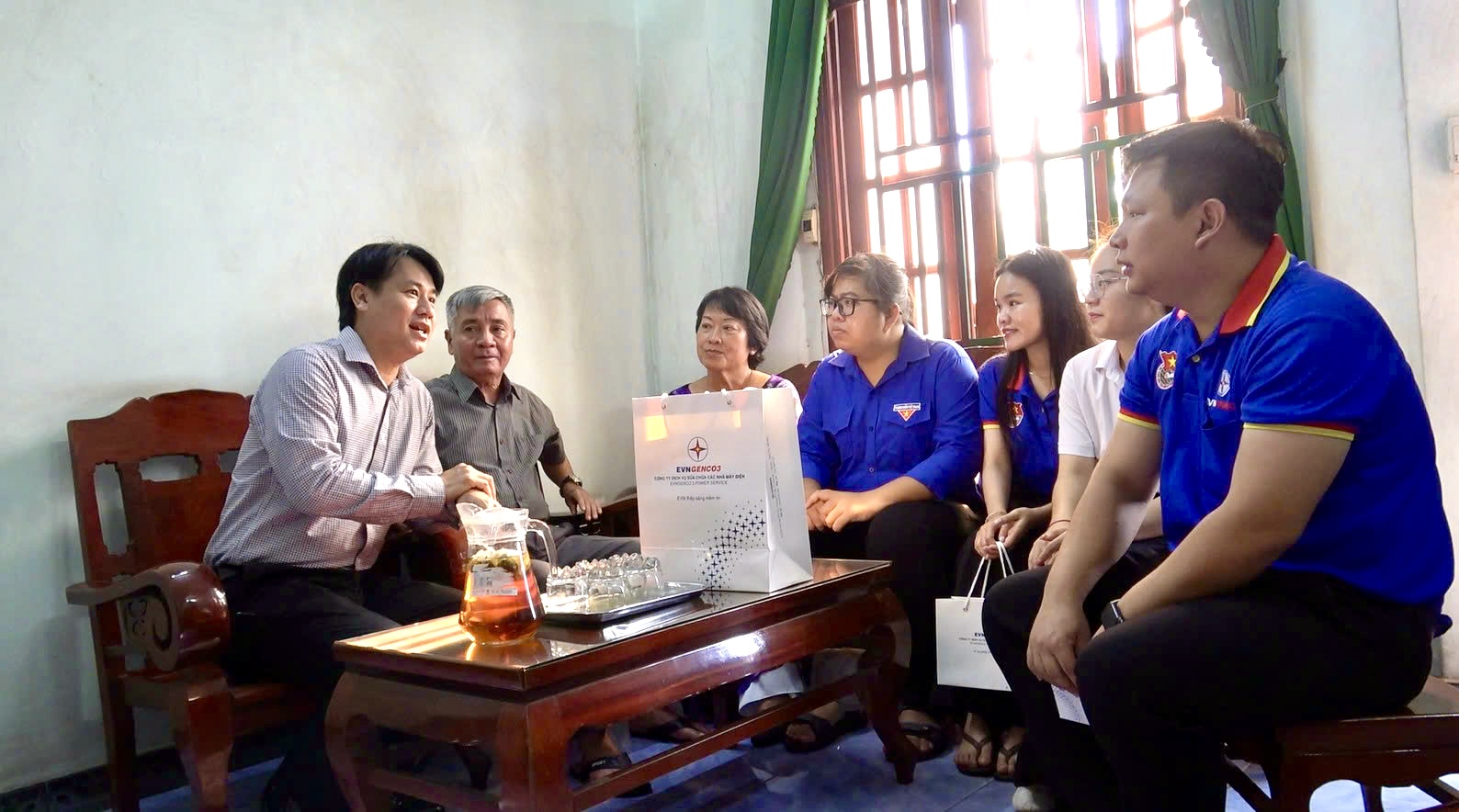 EPS: Viết tiếp câu chuyện hòa bình- Ảnh 2. EPS: Viết tiếp câu chuyện hòa bình- Ảnh 2.