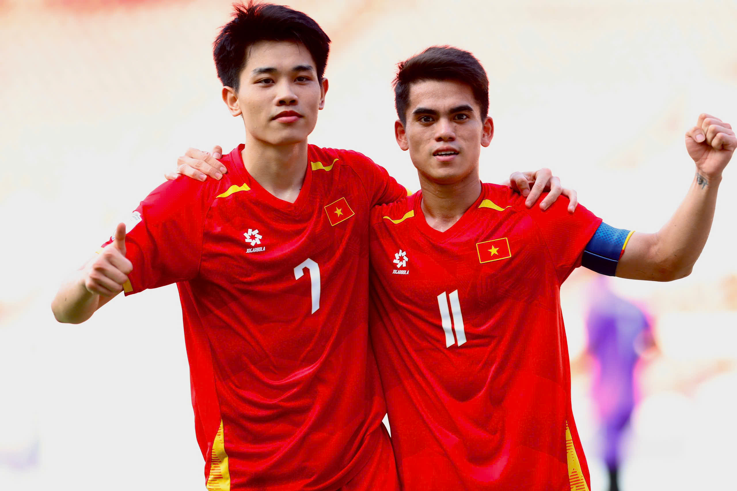 ប្រព័ន្ធផ្សព្វផ្សាយឥណ្ឌូណេស៊ីប្រយ័ត្នសសរស្តម្ភបីរបស់ U23 វៀតណាម - រូបថត ១. Truyền thông Indonesia dè chừng ba trụ cột U23 Việt Nam- Ảnh 1.