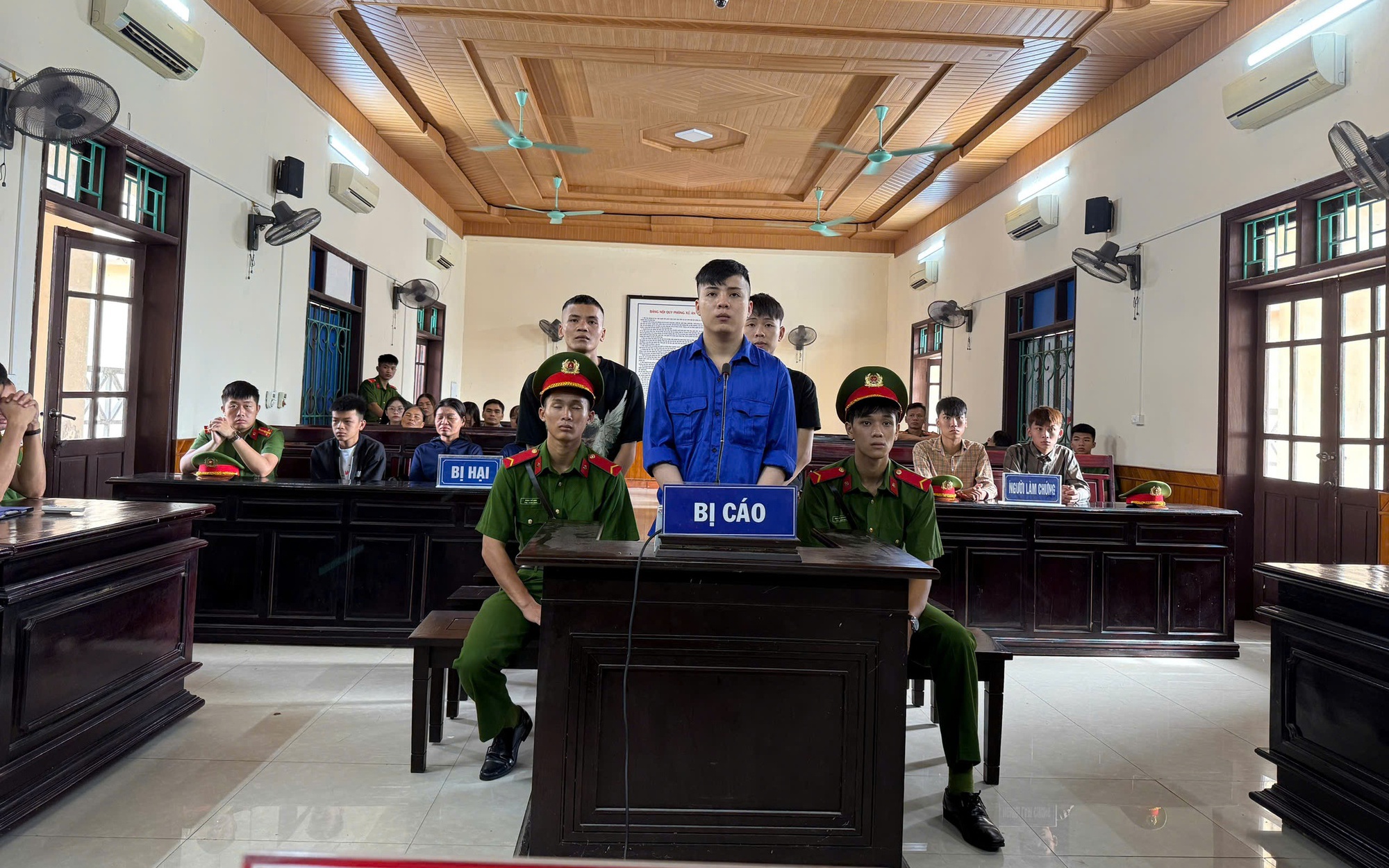 Ngày trả giá của 14 đối tượng nổ súng ở An Giang với án phạt 92 năm tù - Ảnh 2.