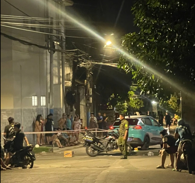 Tai nạn đau lòng, cháu bé 4 tuổi tử vong khi đang ngồi chơi bên đường ở TP HCM - Ảnh 2. Tai nạn đau lòng, cháu bé 4 tuổi tử vong khi đang ngồi chơi bên đường ở TP HCM - Ảnh 2.