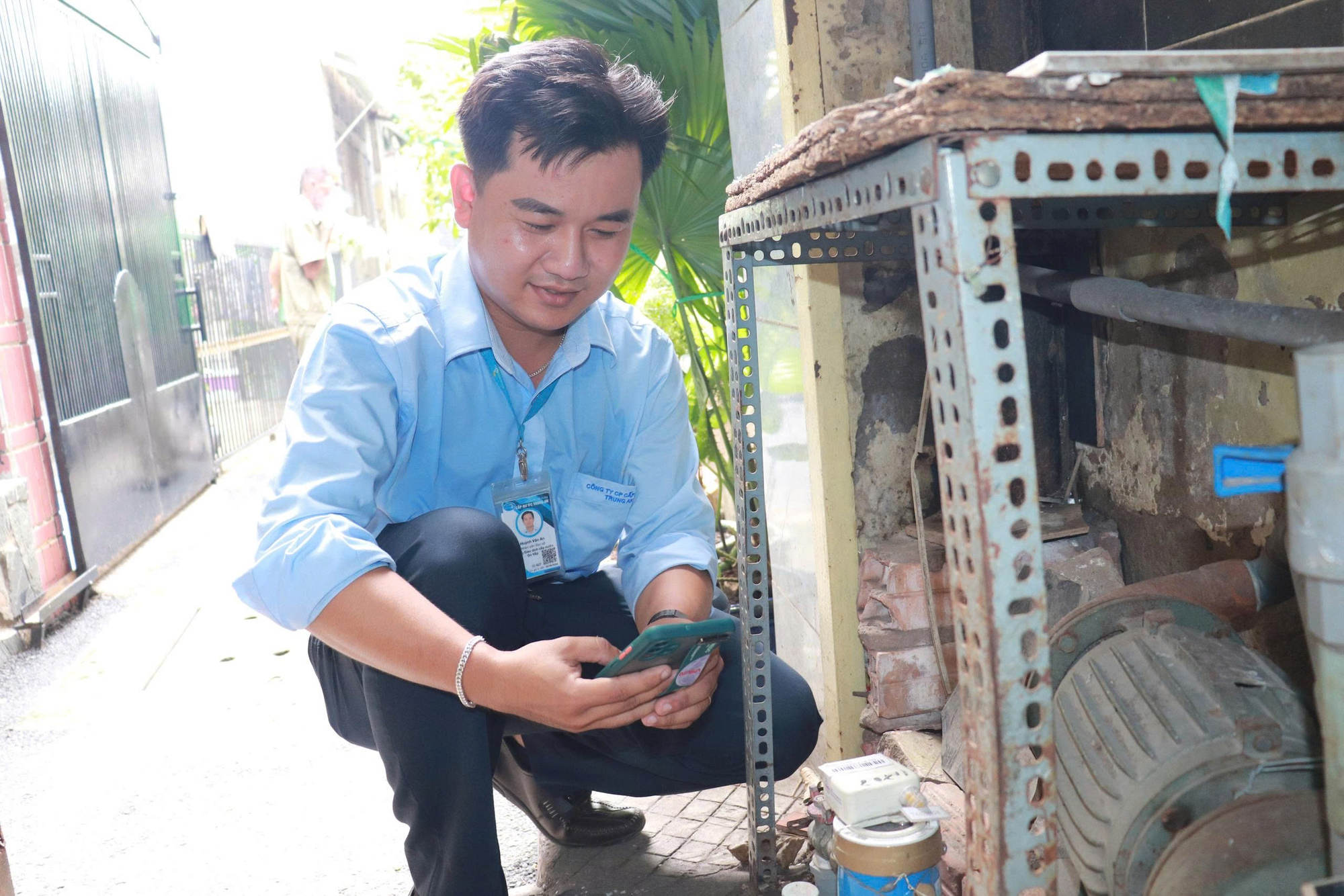 TP HCM: Người dân cảnh báo thủ đoạn lừa đảo gắn đồng hồ nước trái phép- Ảnh 1. TP HCM: Người dân cảnh báo thủ đoạn lừa đảo gắn đồng hồ nước trái phép- Ảnh 1.