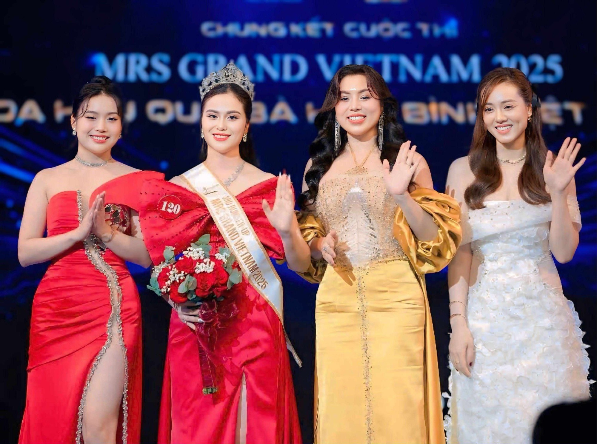 Nhan sắc cô giáo mầm non xứ Thanh vừa giành ngôi Á hậu- Ảnh 2. Nhan sắc cô giáo mầm non xứ Thanh vừa giành ngôi Á hậu- Ảnh 2.