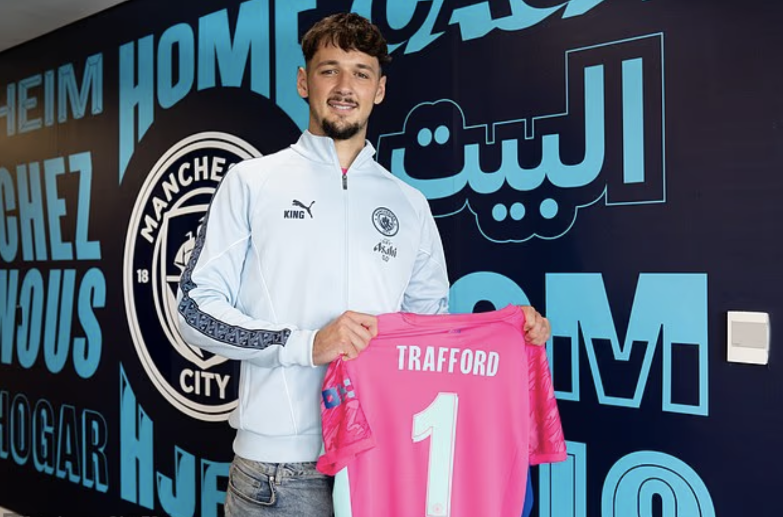 Man City rekrutterer James Trafford, Pep Guardiola setter utrolig rekord for trenere - Bilde 1. Man City chiêu mộ James Trafford, Pep Guardiola lập kỷ lục khó tin của giới cầm quân- Ảnh 1.
