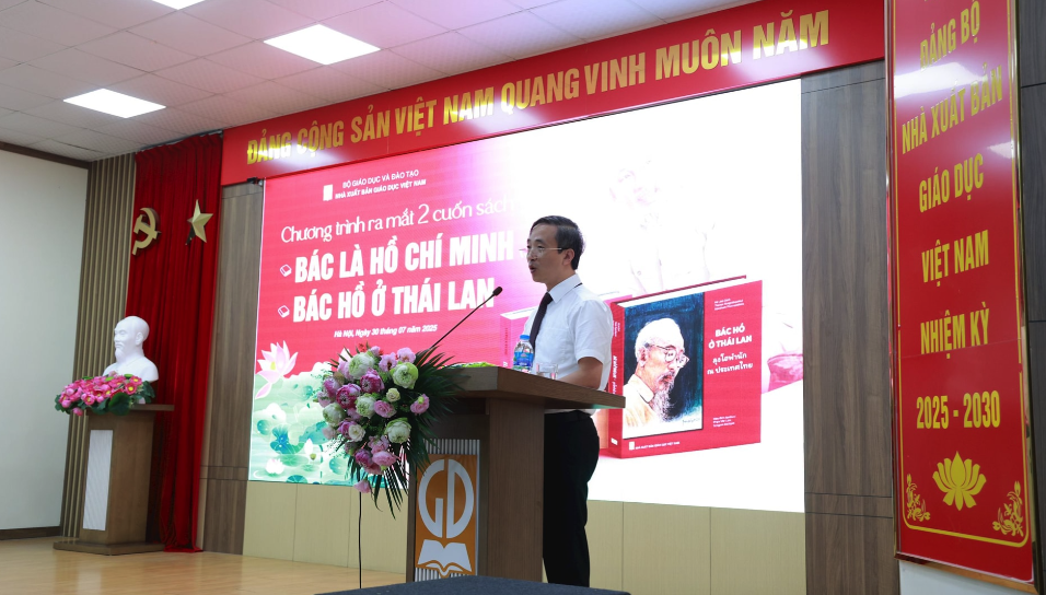 Ra mắt 2 cuốn sách về Chủ tịch Hồ Chí Minh - Ảnh 1.