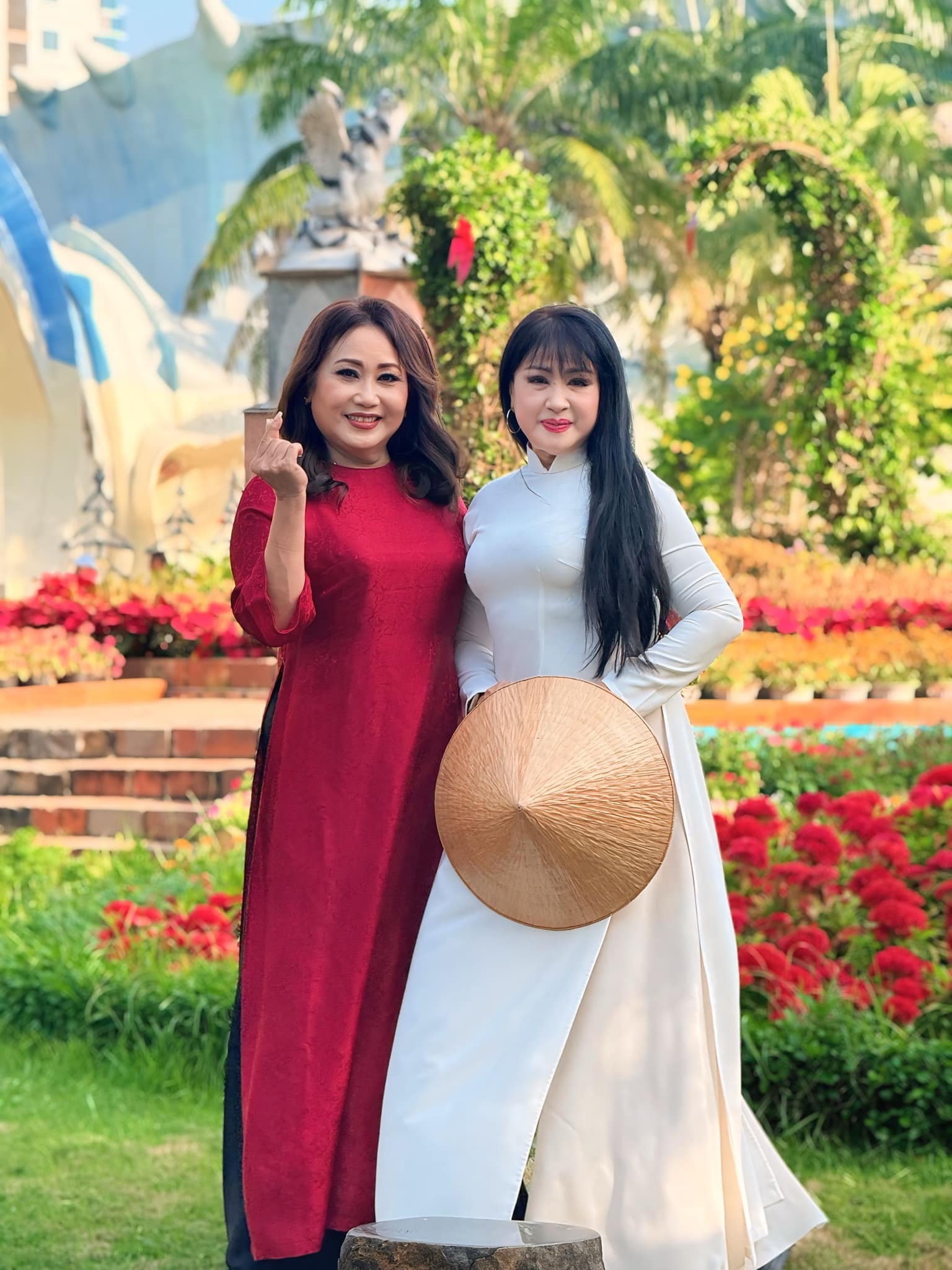 Bich Thuy, Thanh Hang a Bui Trung Dang se sešli, aby vzdali hold zasloužilému umělci - hudebníkovi Bac Sonovi - Foto 4. Bích Thủy, Thanh Hằng, Bùi Trung Đẳng hội ngộ tri ân NSƯT – nhạc sĩ Bắc Sơn- Ảnh 4.