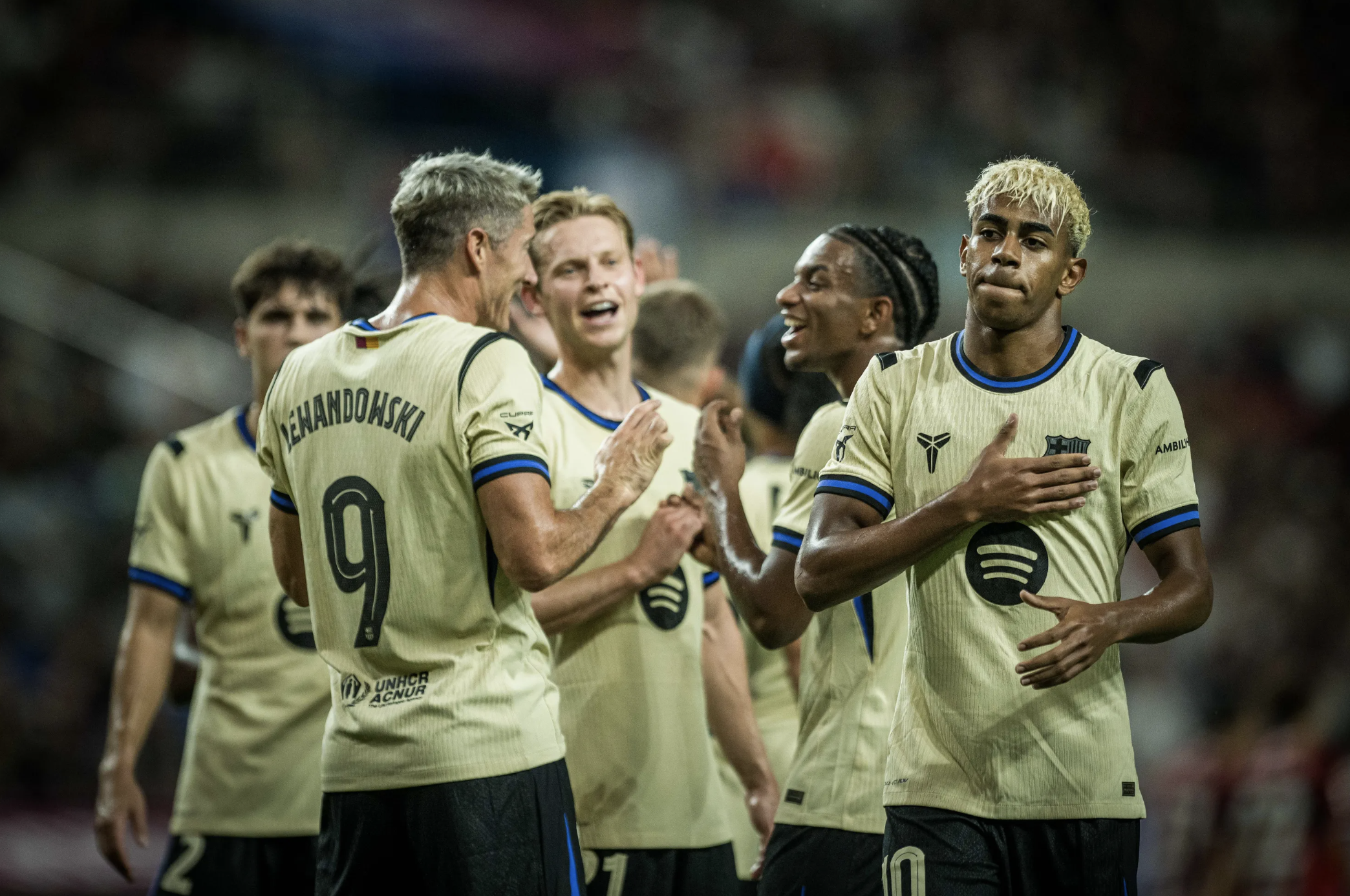 Torres và Yamal lập cú đúp, Barcelona thắng đậm FC Seoul trận cầu 10 bàn - Ảnh 1.