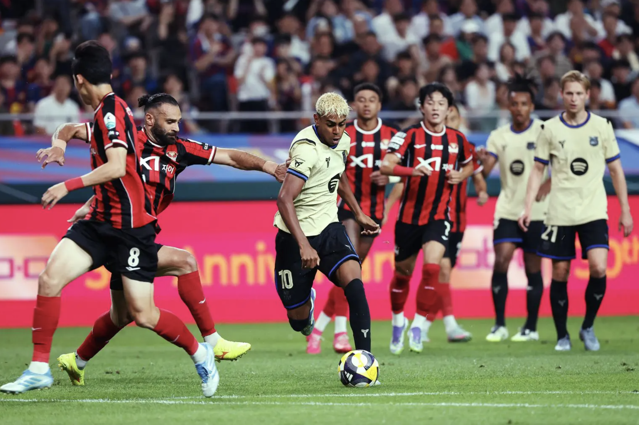 Torres và Yamal lập cú đúp, Barcelona thắng đậm FC Seoul trận cầu 10 bàn - Ảnh 3.