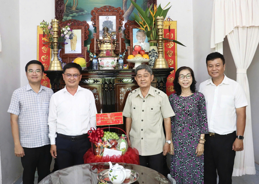 Tri ân các thế hệ lãnh đạo Ngành Tuyên giáo TP HCM - Ảnh 1. Tri ân các thế hệ lãnh đạo Ngành Tuyên giáo TP HCM - Ảnh 1.