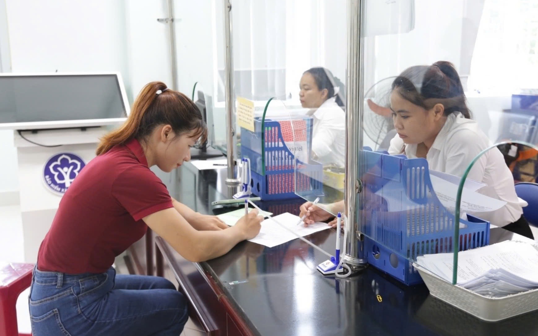 Từ 1-1-2026 mức hưởng trợ cấp thất nghiệp thay đổi như thế nào? - Ảnh 3.