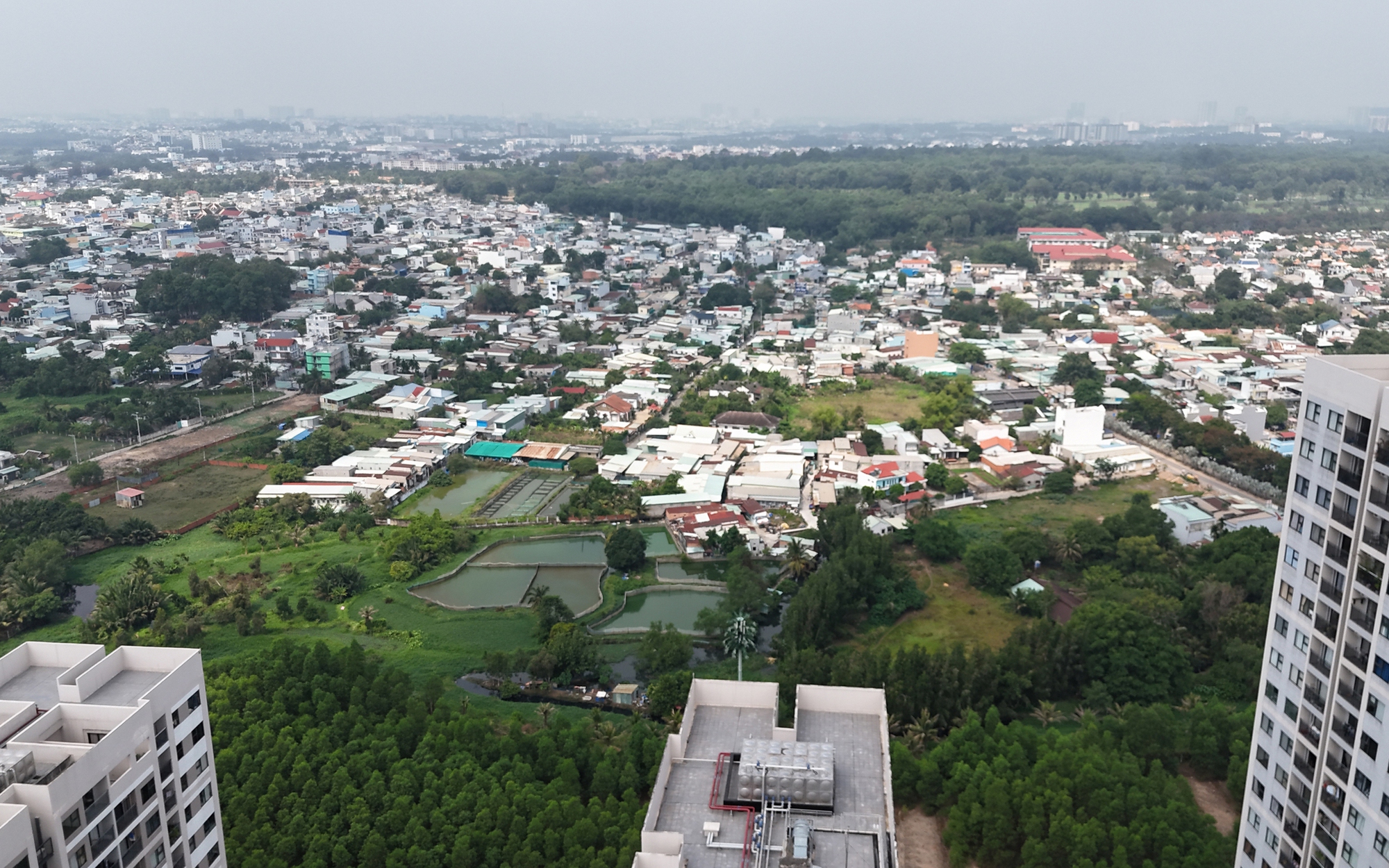 Tập trung bình ổn giá đất: Thách thức và cơ hội cho thị trường bất động sản - Ảnh 2.