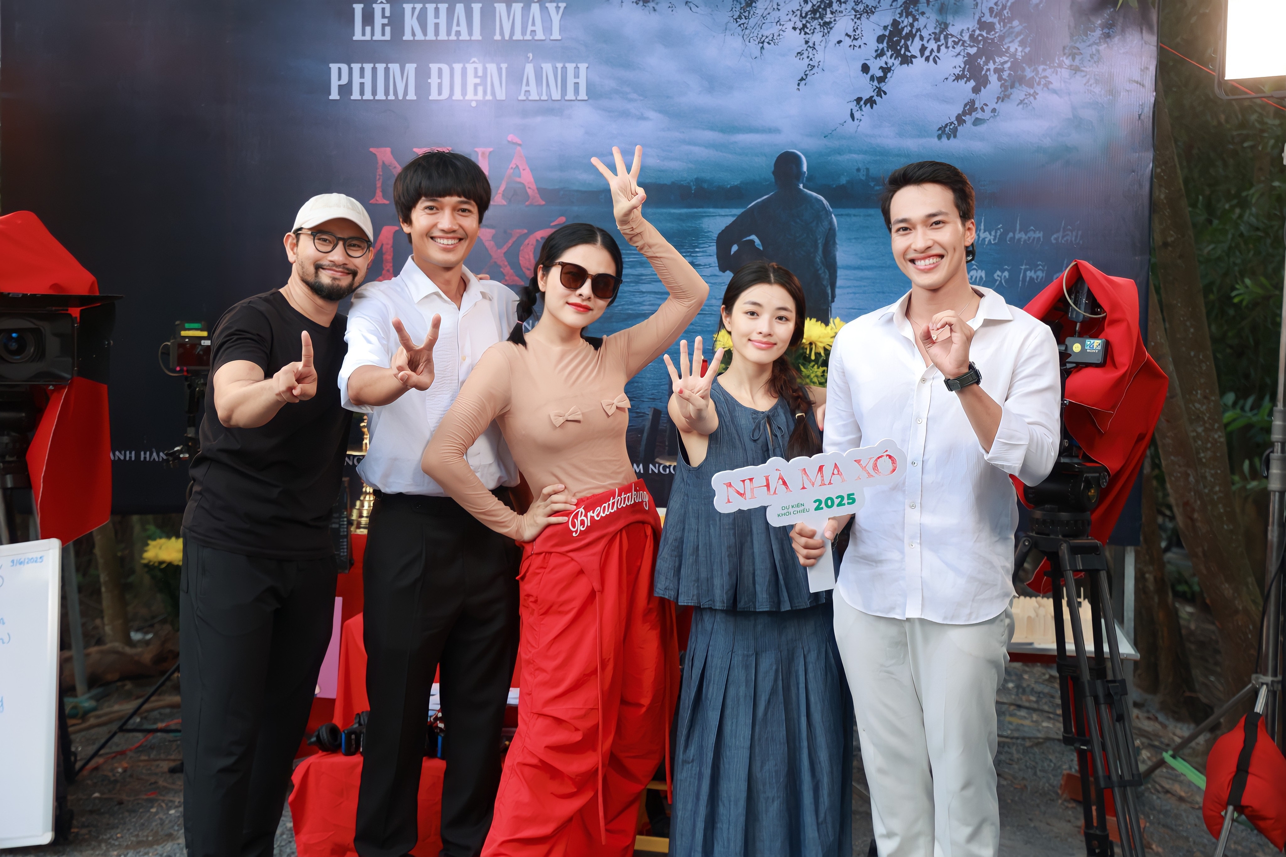 Quang Tuấn, Vân Trang tái xuất phim tâm linh- Ảnh 4. Quang Tuấn, Vân Trang tái xuất phim tâm linh- Ảnh 4.
