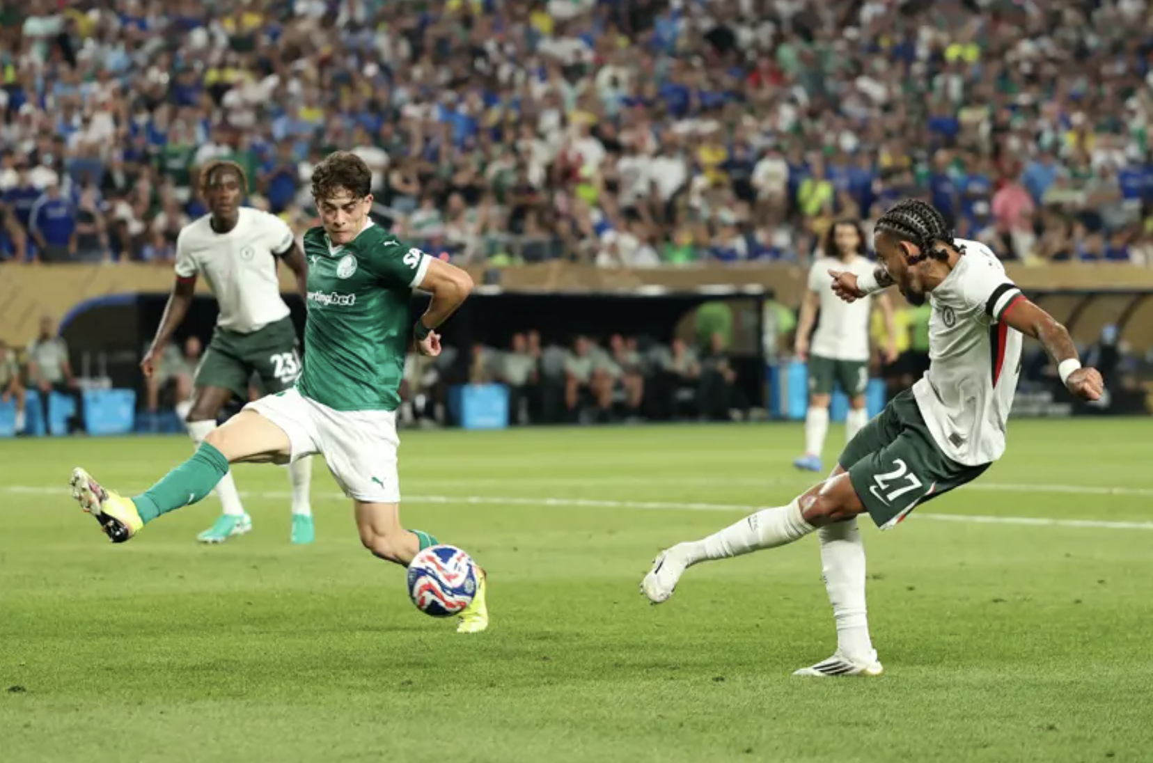 ការយកឈ្នះ Palmeiras ក្រុម Chelsea បានឈ្នះសំបុត្រទៅកាន់វគ្គពាក់កណ្តាលផ្តាច់ព្រ័ត្រ FIFA Club World Cup - រូបថតទី 5 ។ Vượt ải Palmeiras, Chelsea đoạt vé bán kết FIFA Club World Cup- Ảnh 5.