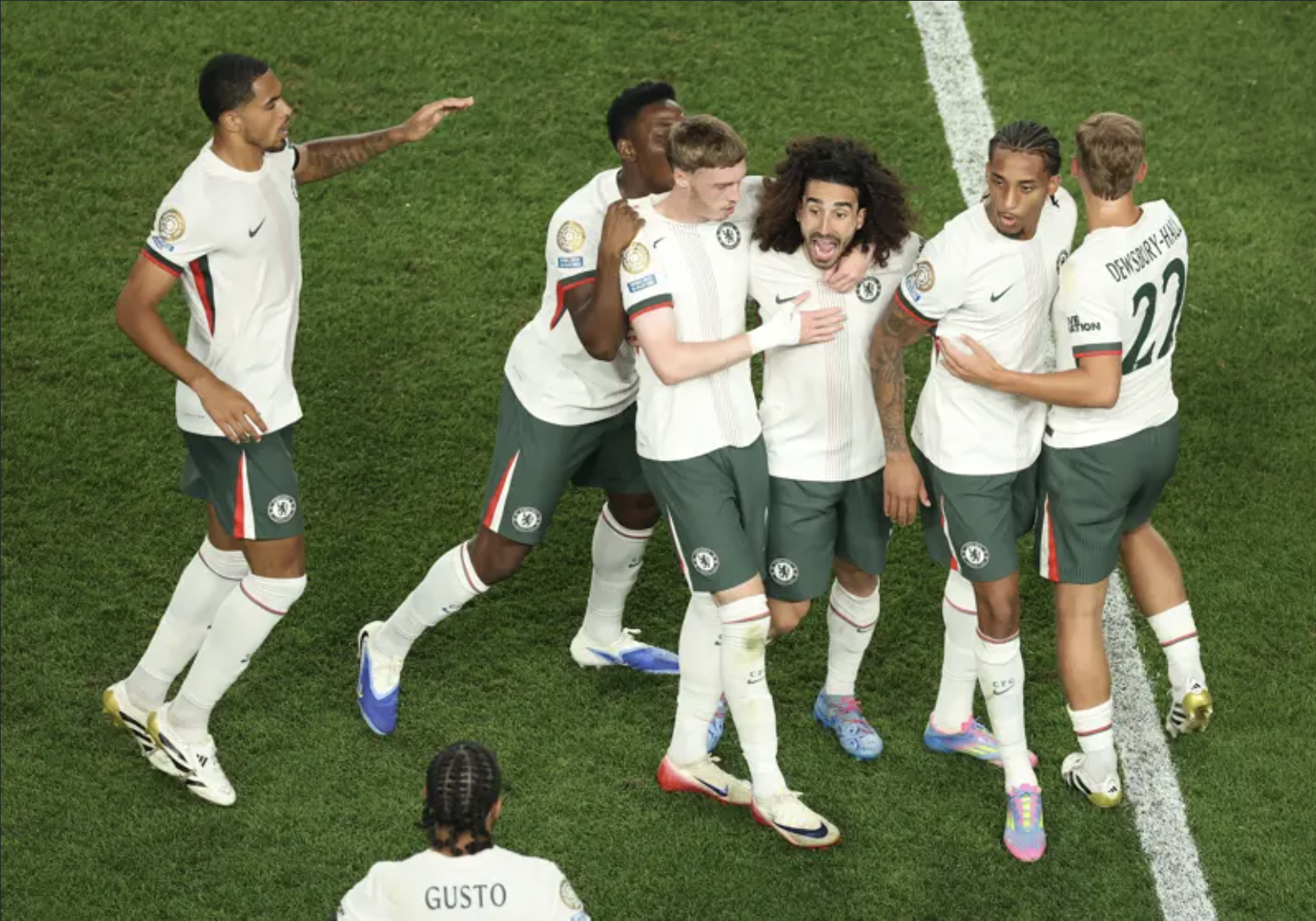 ការយកឈ្នះ Palmeiras ក្រុម Chelsea បានឈ្នះសំបុត្រទៅកាន់វគ្គពាក់កណ្តាលផ្តាច់ព្រ័ត្រ FIFA Club World Cup - រូបថត 7 ។ Vượt ải Palmeiras, Chelsea đoạt vé bán kết FIFA Club World Cup- Ảnh 7.