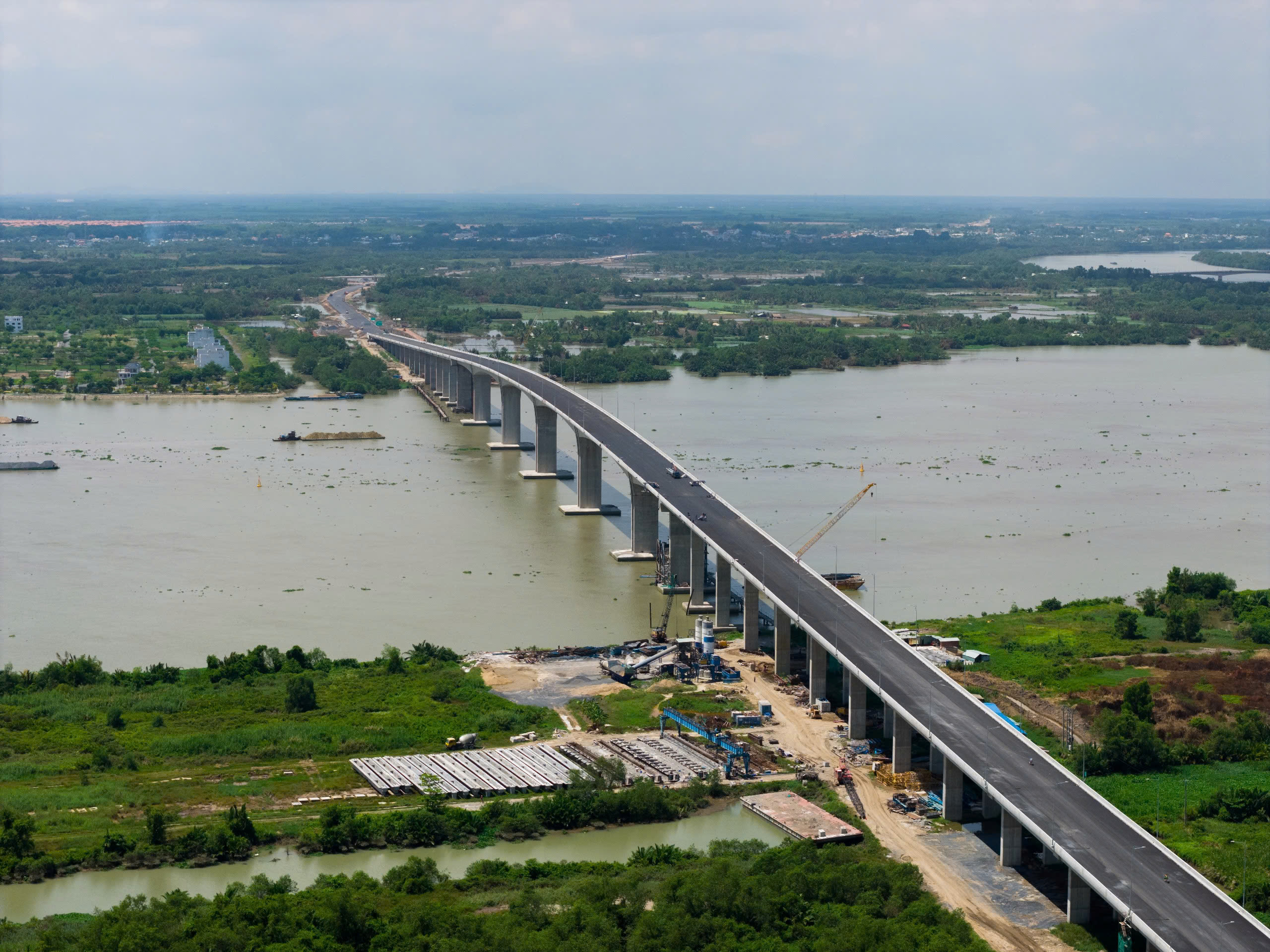 Cận cảnh cầu Nhơn Trạch nối TP HCM - Đồng Nai dự kiến thông xe ngày 19-8 - Ảnh 1. Cận cảnh cầu Nhơn Trạch nối TP HCM - Đồng Nai dự kiến thông xe ngày 19-8 - Ảnh 1.