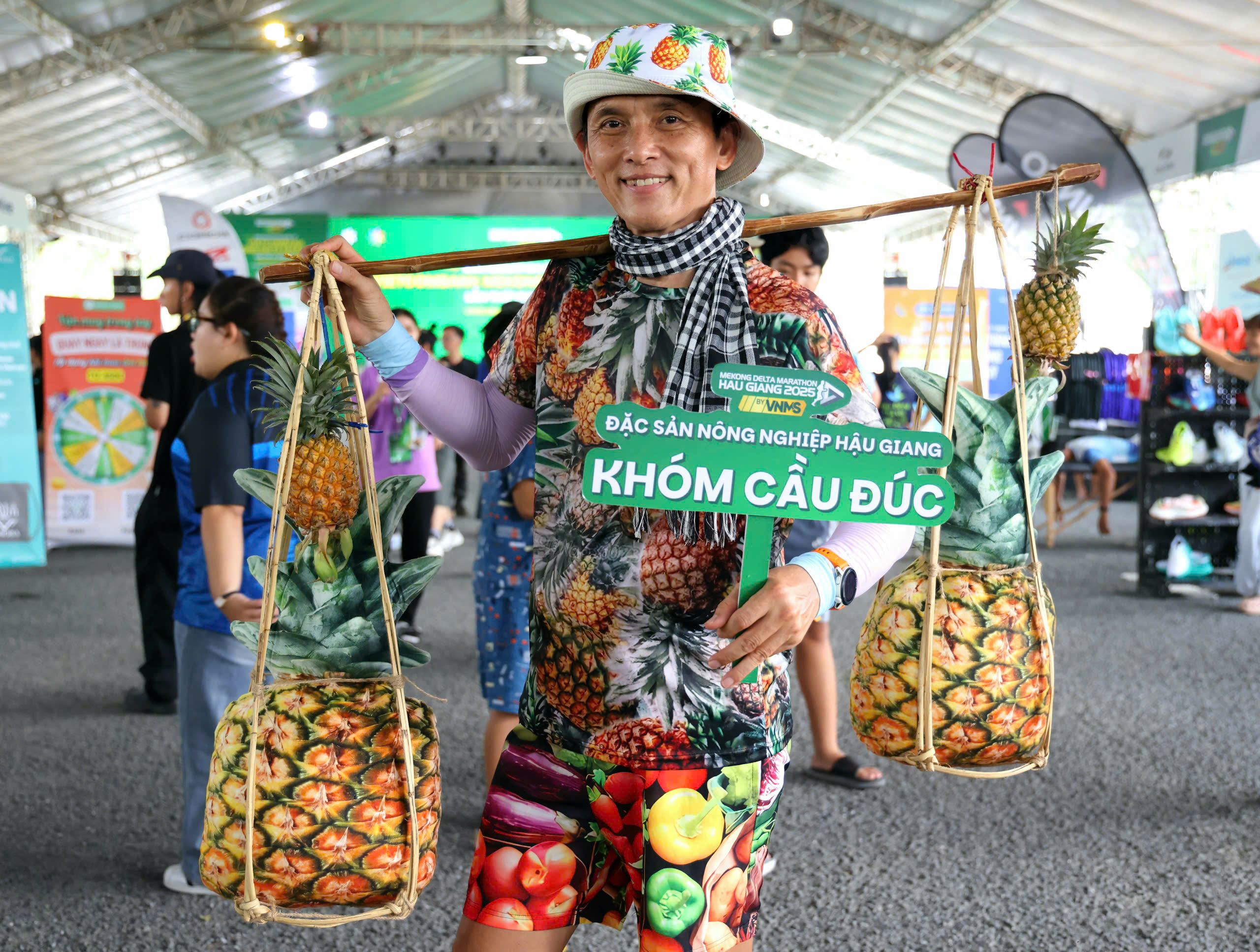 Zabawne zdjęcia z pierwszego międzynarodowego maratonu w nowym mieście Can Tho - Zdjęcie 5. Những hình ảnh vui nhộn tại giải marathon quốc tế đầu tiên của TP Cần Thơ mới- Ảnh 5.