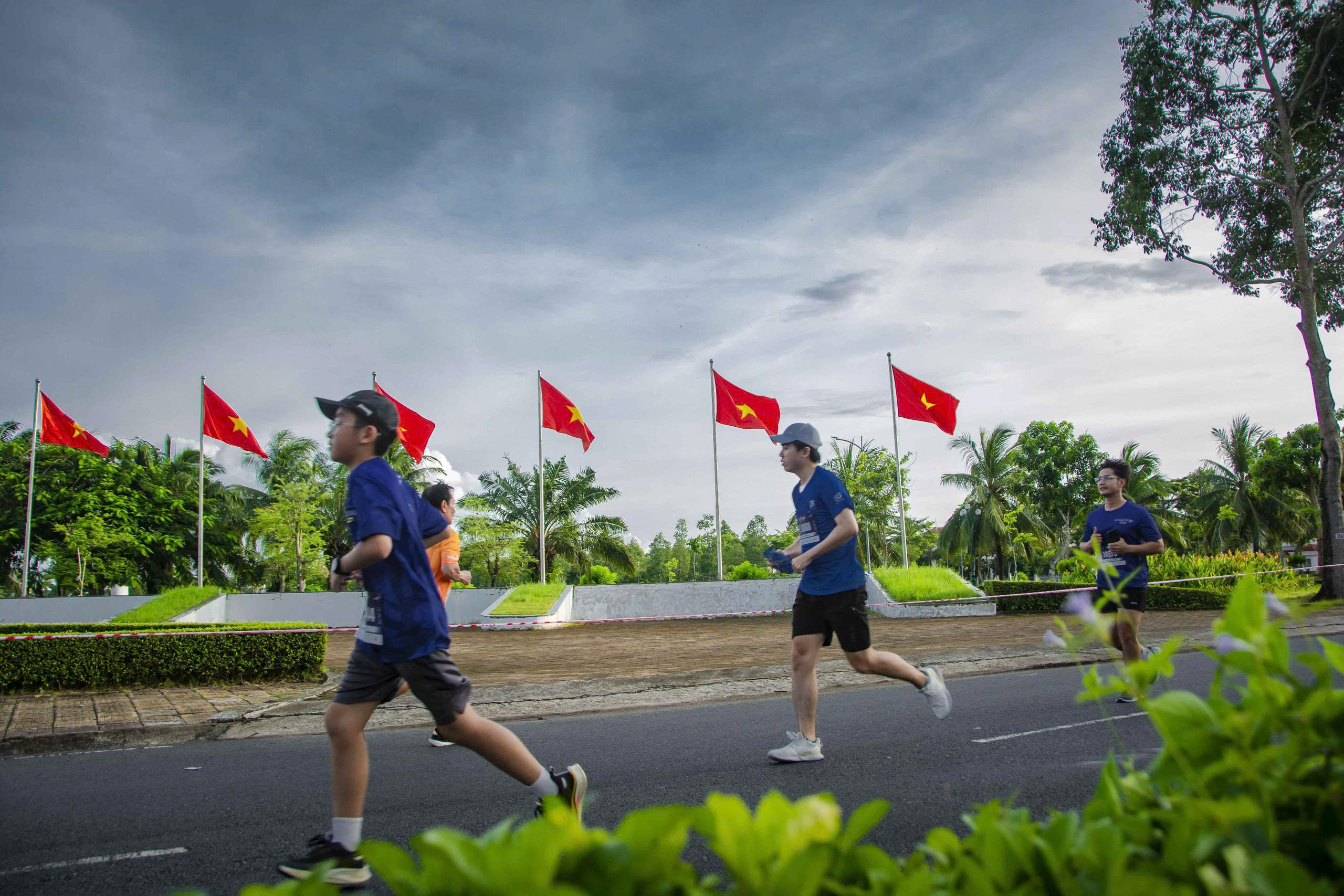 Phó Bí thư Thành ủy Cần Thơ tham gia giải chạy quy mô quốc tế - Ảnh 12.