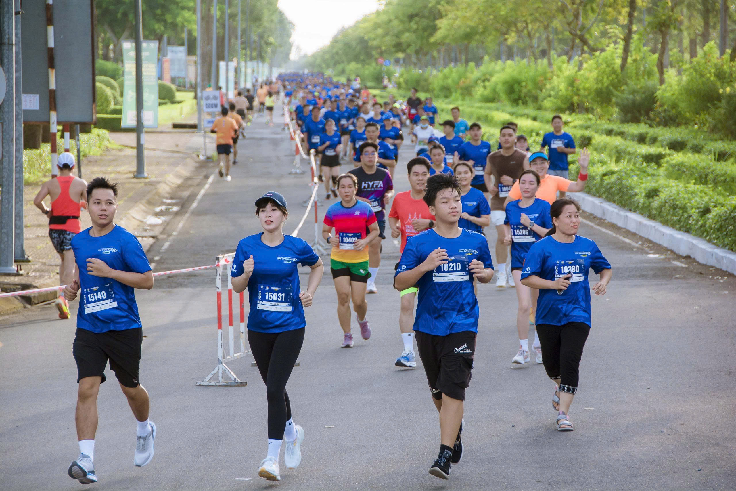 Phó Bí thư Thành ủy Cần Thơ tham gia giải chạy quy mô quốc tế - Ảnh 2.