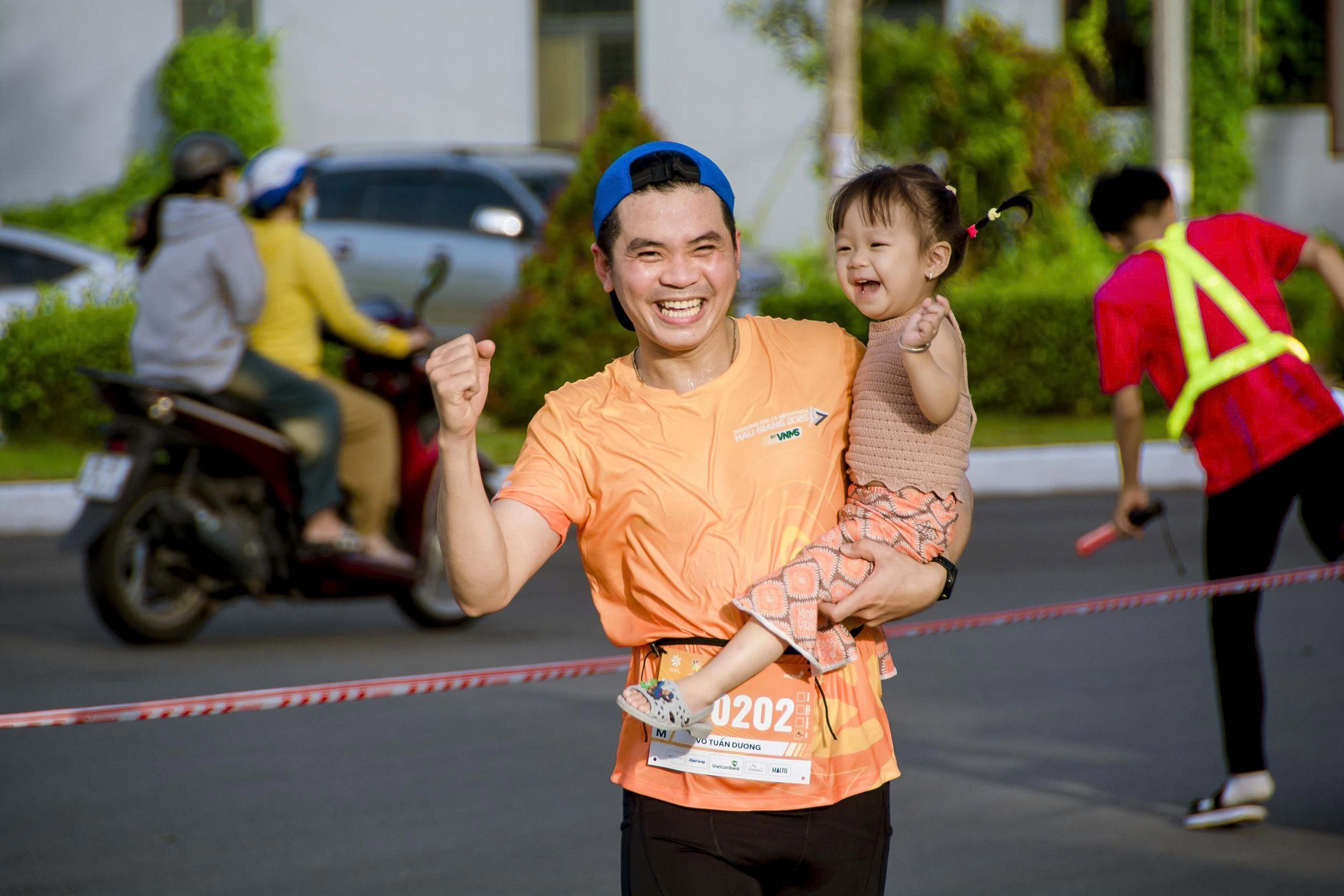 Phó Bí thư Thành ủy Cần Thơ tham gia giải chạy quy mô quốc tế - Ảnh 7.