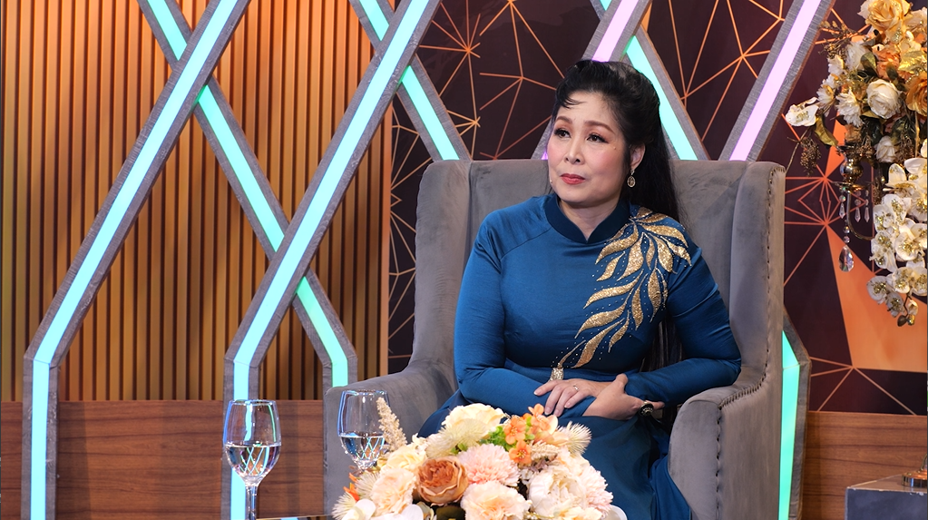 NSND Hồng Vân mừng khi con trai nối nghề - Ảnh 1.