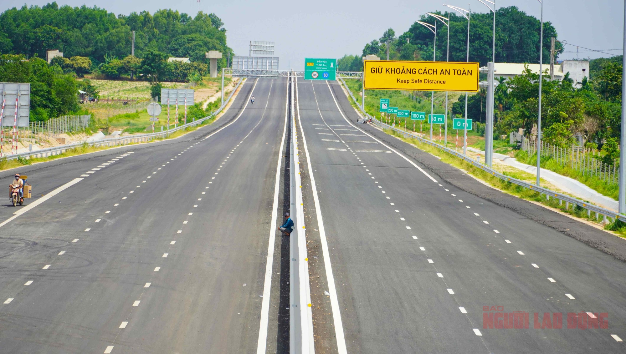 Hình ảnh đường cao tốc Biên Hòa - Vũng Tàu “thẳng băng trong khung hình” ngày 8-7- Ảnh 1. Hình ảnh đường cao tốc Biên Hòa - Vũng Tàu “thẳng băng trong khung hình” ngày 8-7- Ảnh 1.