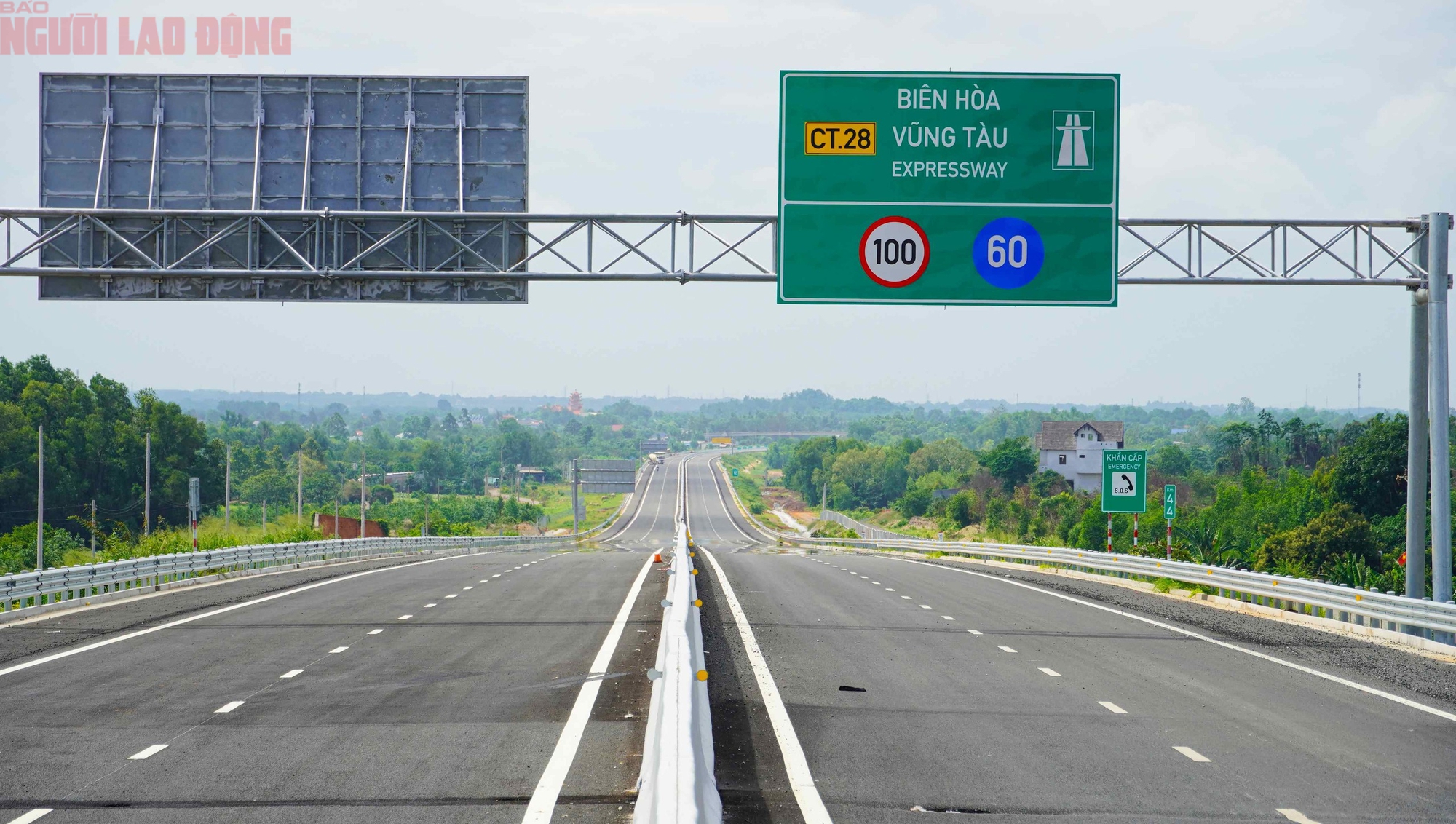 Hình ảnh đường cao tốc Biên Hòa - Vũng Tàu “thẳng băng trong khung hình” ngày 8-7- Ảnh 5. Hình ảnh đường cao tốc Biên Hòa - Vũng Tàu “thẳng băng trong khung hình” ngày 8-7- Ảnh 5.