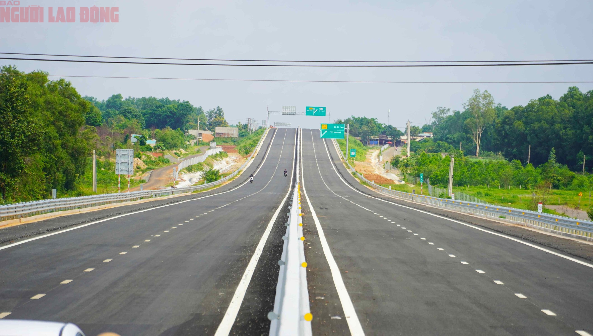 Hình ảnh đường cao tốc Biên Hòa - Vũng Tàu “thẳng băng trong khung hình” ngày 8-7- Ảnh 13. Hình ảnh đường cao tốc Biên Hòa - Vũng Tàu “thẳng băng trong khung hình” ngày 8-7- Ảnh 13.