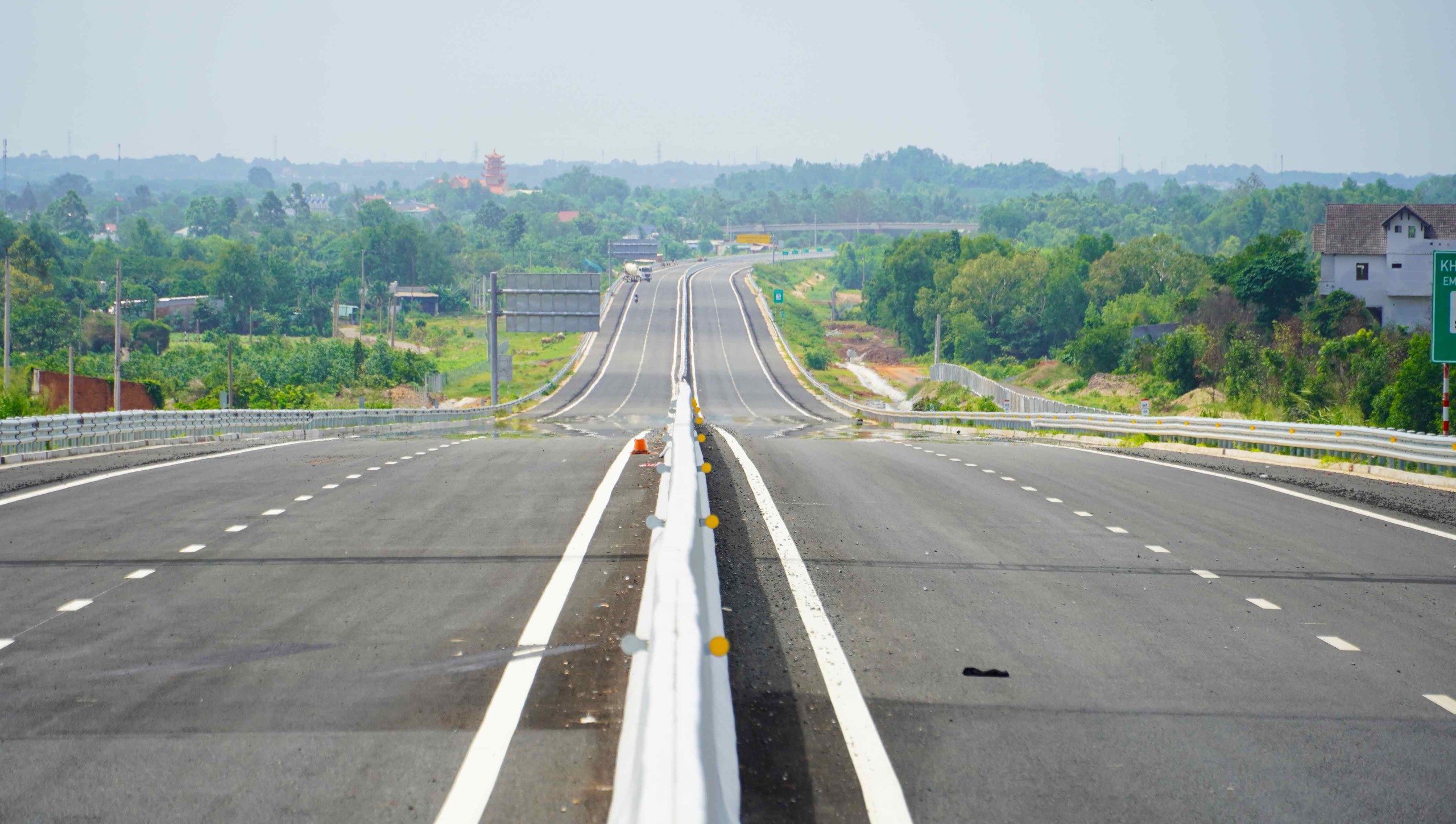 Cao tốc Biên Hòa - Vũng Tàu: Đã nối mạch giữa TP HCM và Đồng Nai - Ảnh 8.