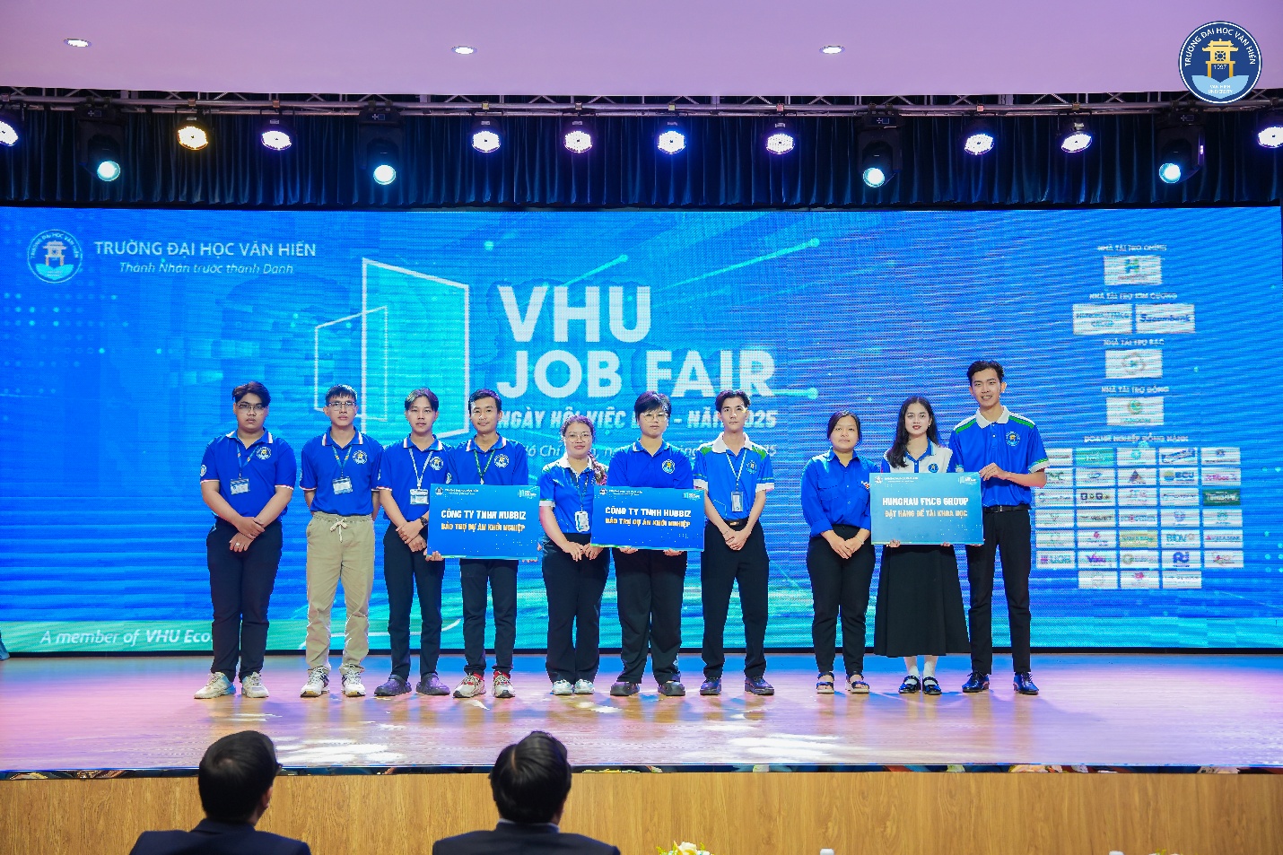 Trường ĐH Văn Hiến tổ chức “VHU JOB FAIR 2025 – Ngày hội việc làm”- Ảnh 4. Trường ĐH Văn Hiến tổ chức “VHU JOB FAIR 2025 – Ngày hội việc làm”- Ảnh 4.