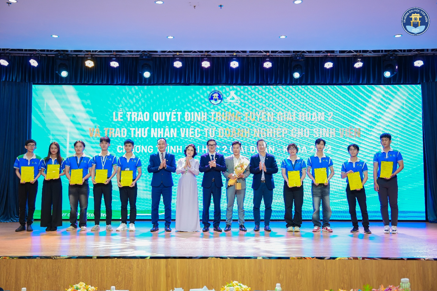 Trường ĐH Văn Hiến tổ chức “VHU JOB FAIR 2025 – Ngày hội việc làm”- Ảnh 5. Trường ĐH Văn Hiến tổ chức “VHU JOB FAIR 2025 – Ngày hội việc làm”- Ảnh 5.