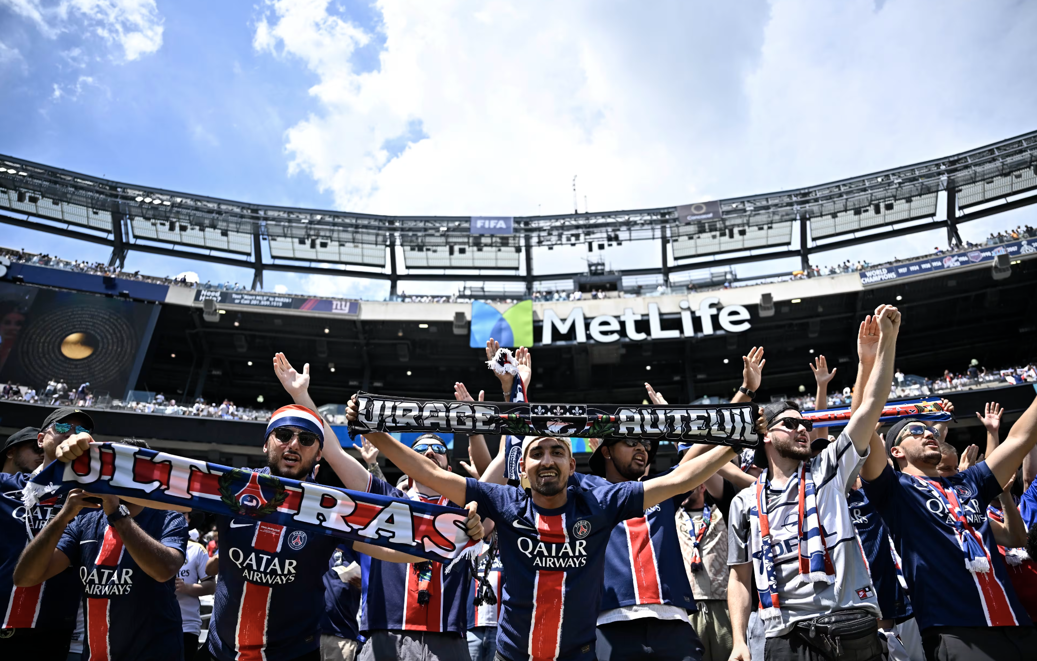 បំបាក់ Real Madrid, PSG ឈ្នះសំបុត្រទៅវគ្គផ្តាច់ព្រ័ត្រ FIFA Club World Cup - រូបថត ៨. Thắng nghiền ép Real Madrid, PSG giành vé chung kết FIFA Club World Cup- Ảnh 8.