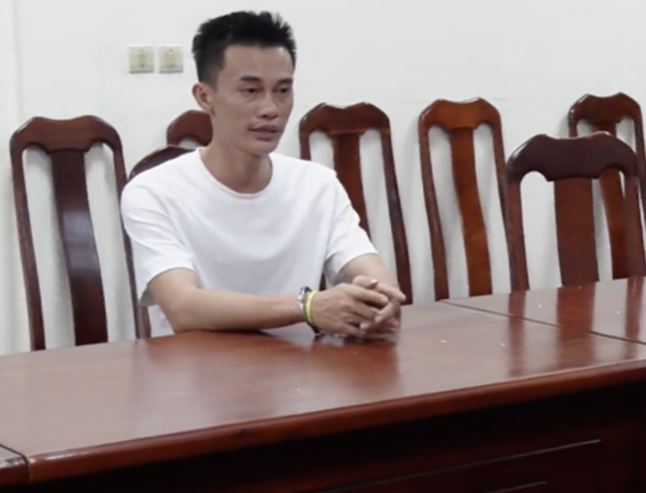 Polisen i Ho Chi Minh City letar efter Huynh Xuan Van i bedrägeriet kring Phan Cong Khanh Supper - Foto 1. Công an TP HCM truy nã Huỳnh Xuân Vấn trong vụ lừa án Phan Công Khanh Supper - Ảnh 1.