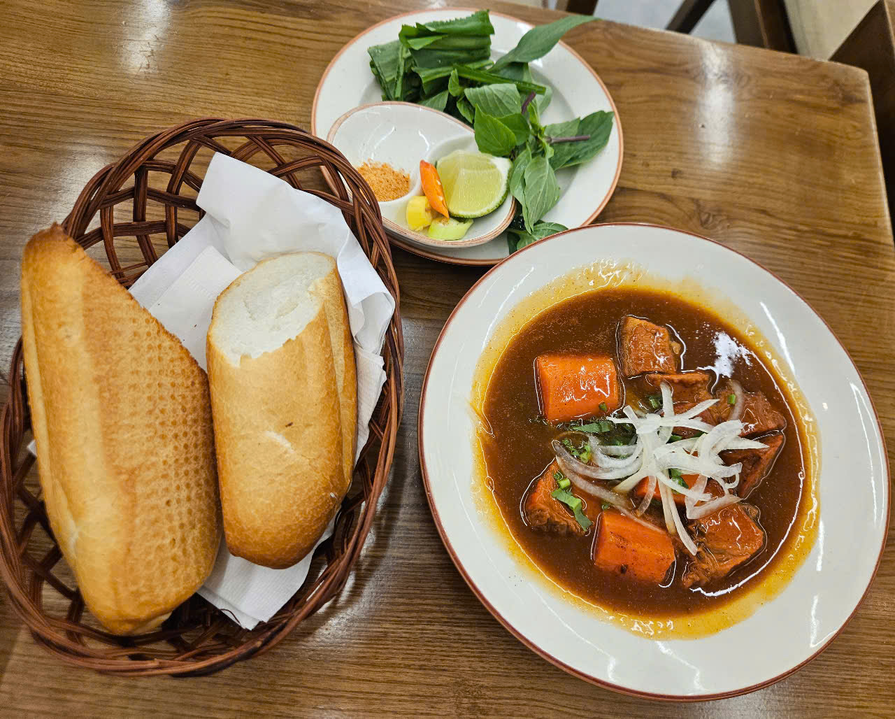 - រូបថត ៥. - Ảnh 5.