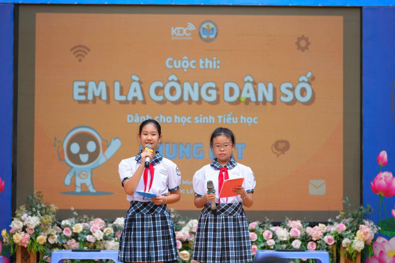 Bộ GD-ĐT: Ba hình thức triển khai khung năng lực số cho học sinh phổ thông  - Ảnh 1.