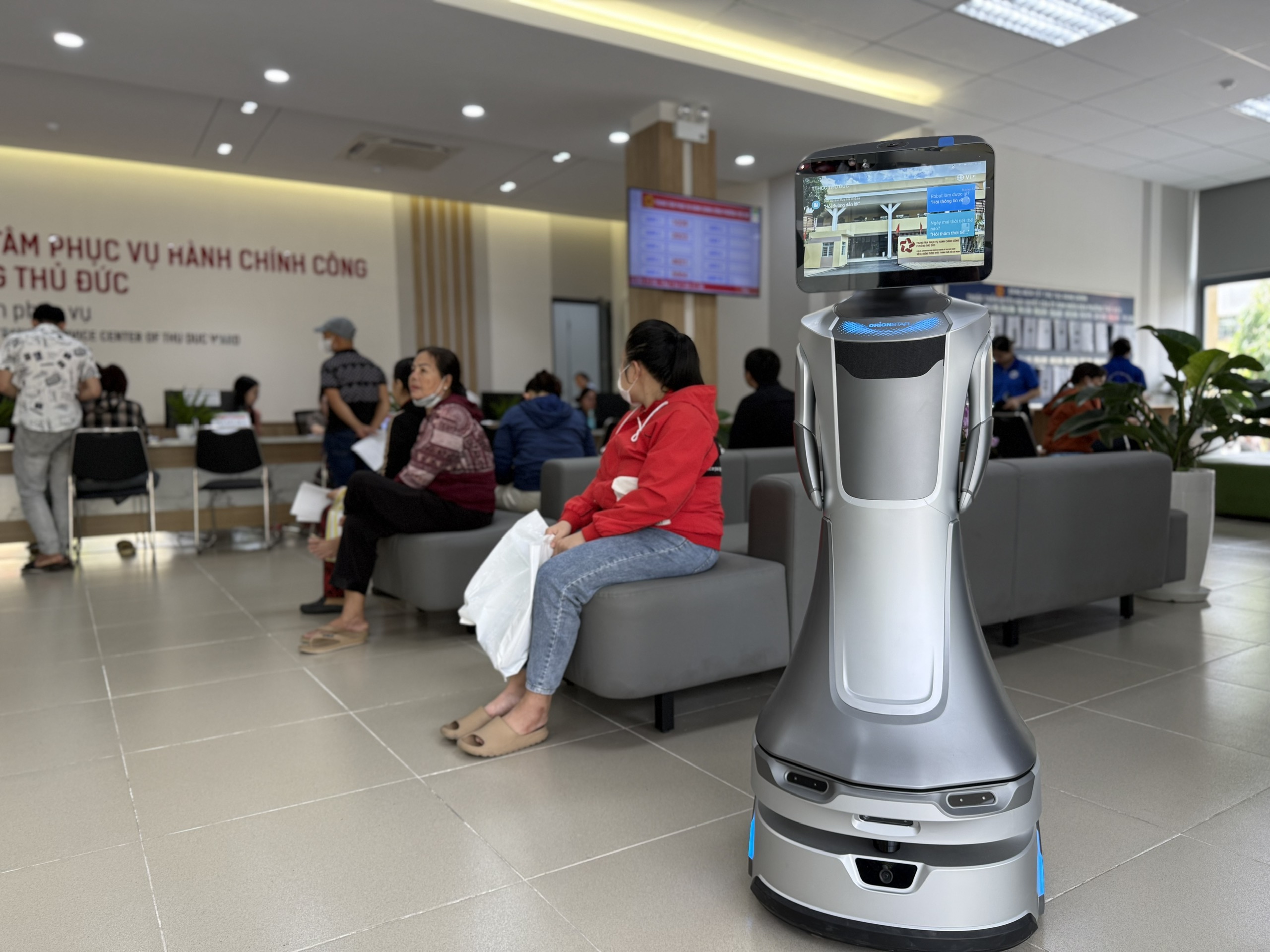 TP HCM triển khai thủ tục phi địa giới hành chính tại Trung tâm phục vụ hành chính công - Ảnh 3. TP HCM triển khai thủ tục phi địa giới hành chính tại Trung tâm phục vụ hành chính công - Ảnh 3.