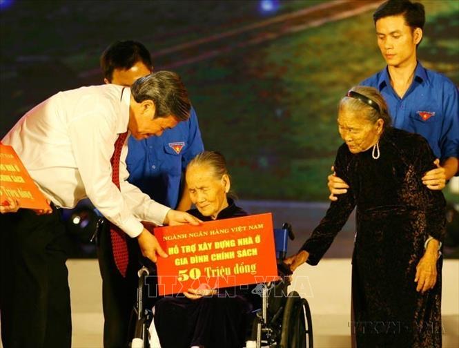 95 năm truyền thống ngành Tuyên giáo của Đảng: Phát huy vai trò "đi trước mở đường"- Ảnh 7. 95 năm truyền thống ngành Tuyên giáo của Đảng: Phát huy vai trò "đi trước mở đường"- Ảnh 7.