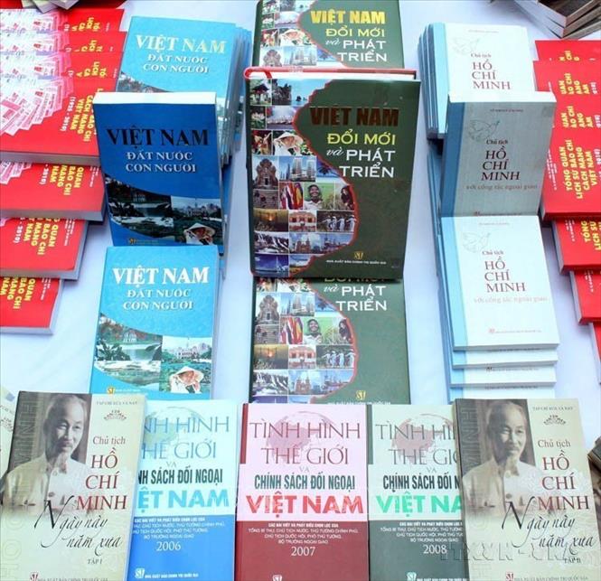 95 năm truyền thống ngành Tuyên giáo của Đảng: Phát huy vai trò "đi trước mở đường"- Ảnh 8. 95 năm truyền thống ngành Tuyên giáo của Đảng: Phát huy vai trò "đi trước mở đường"- Ảnh 8.