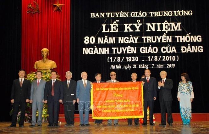 95 năm truyền thống ngành Tuyên giáo của Đảng: Phát huy vai trò "đi trước mở đường"- Ảnh 4. 95 năm truyền thống ngành Tuyên giáo của Đảng: Phát huy vai trò "đi trước mở đường"- Ảnh 4.