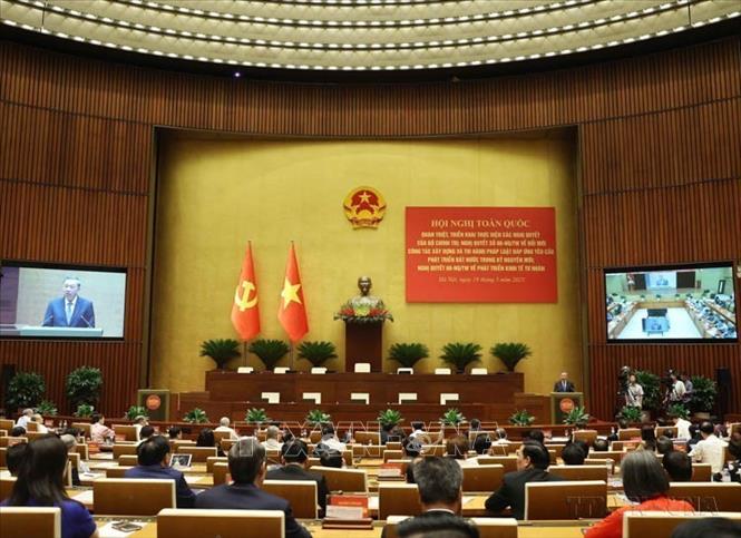 95 năm truyền thống ngành Tuyên giáo của Đảng: Phát huy vai trò "đi trước mở đường"- Ảnh 2. 95 năm truyền thống ngành Tuyên giáo của Đảng: Phát huy vai trò "đi trước mở đường"- Ảnh 2.
