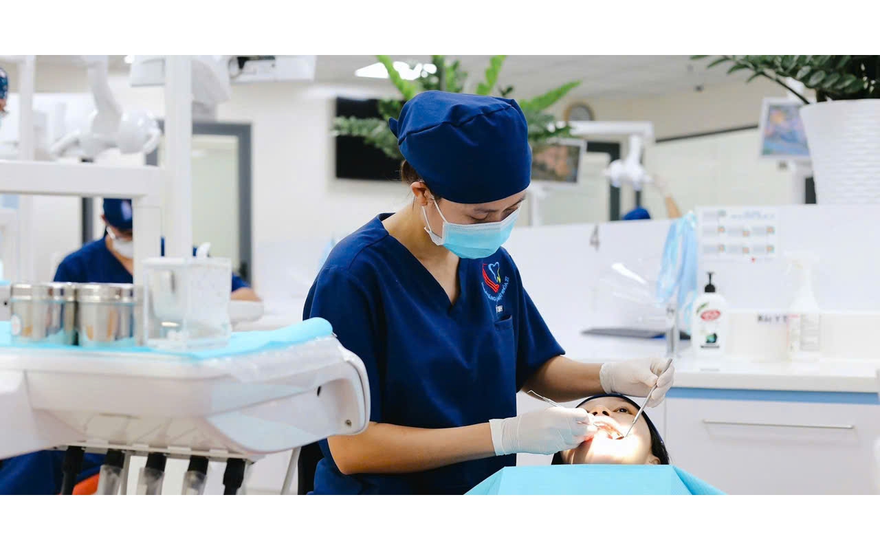 Điểm chuẩn nhóm ngành sức khỏe những năm gần đây thay đổi ra sao?- Ảnh 2.