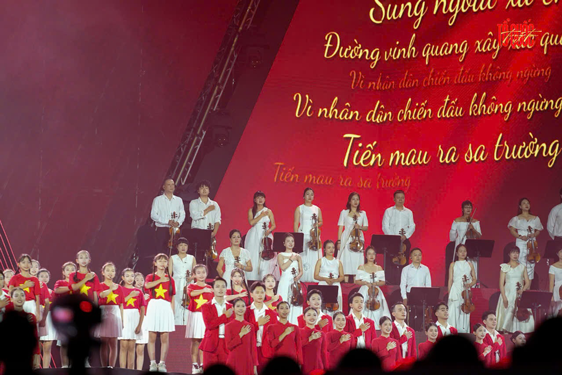 "Tổ quốc trong tim" làm nên điều kỳ diệu- Ảnh 2. "Tổ quốc trong tim" làm nên điều kỳ diệu- Ảnh 2.