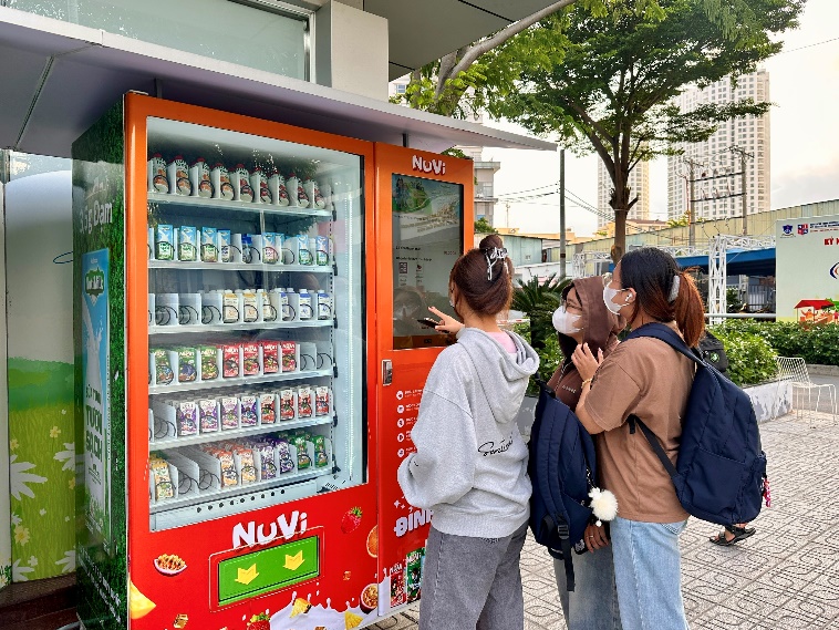 Nutifood triển khai máy bán kem tự động- Ảnh 2.
