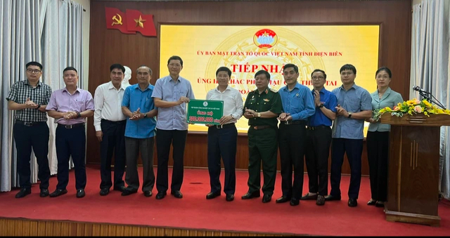 VRG hỗ trợ gần 1 tỉ đồng cho đồng bào và người lao động bị ảnh hưởng bão lũ- Ảnh 1. VRG hỗ trợ gần 1 tỉ đồng cho đồng bào và người lao động bị ảnh hưởng bão lũ- Ảnh 1.